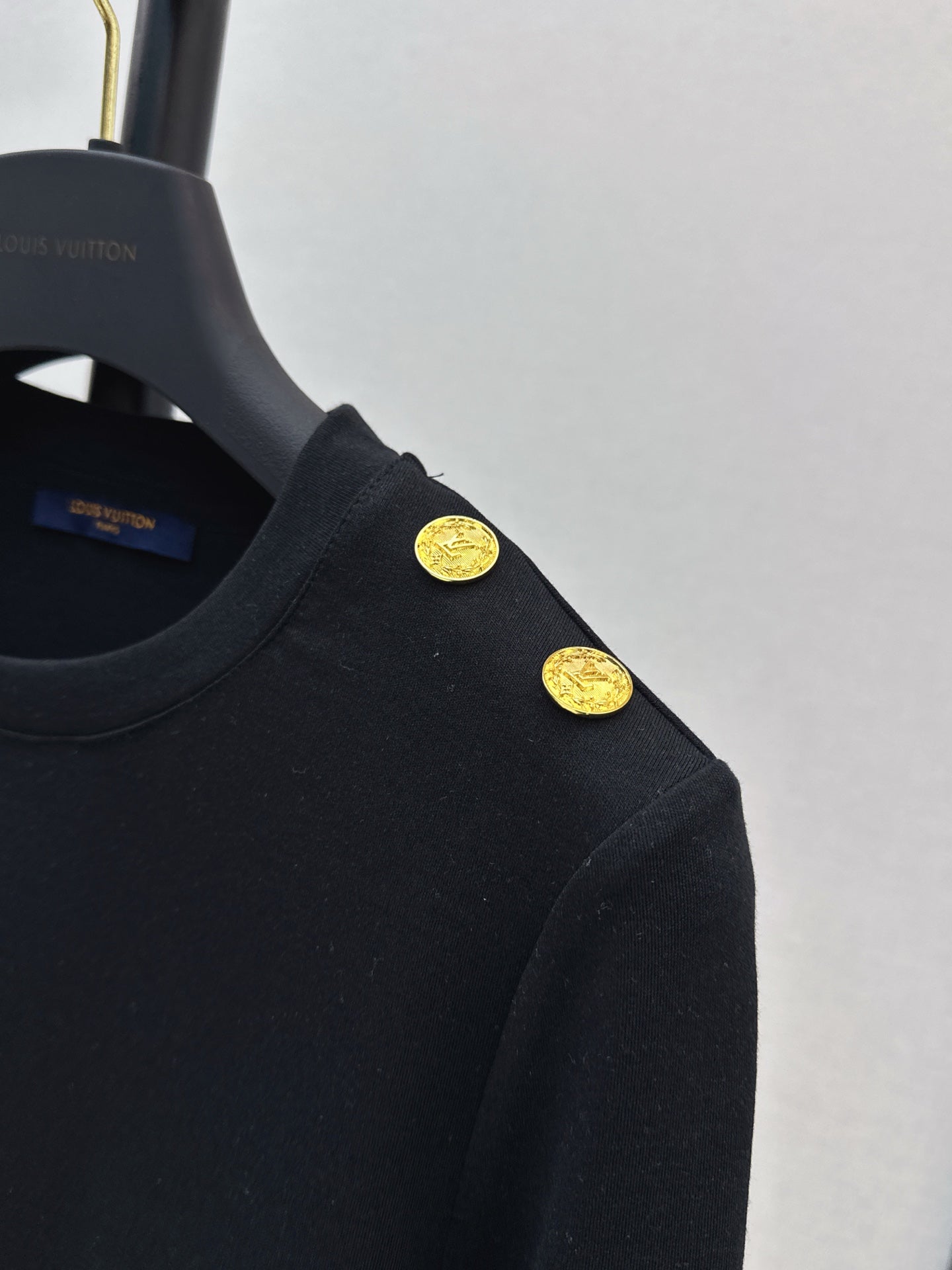 Loui 25fw base layer