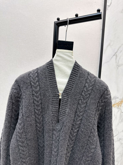 Loe 25fw v-neck sweater