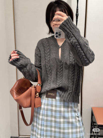 Loe 25fw v-neck sweater