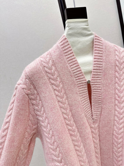 Loe 25fw v-neck sweater