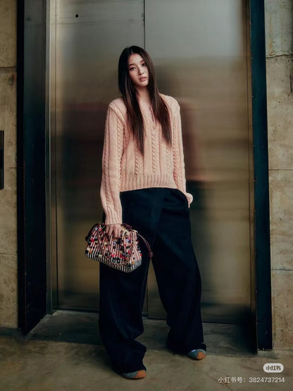 Loe 25fw v-neck sweater