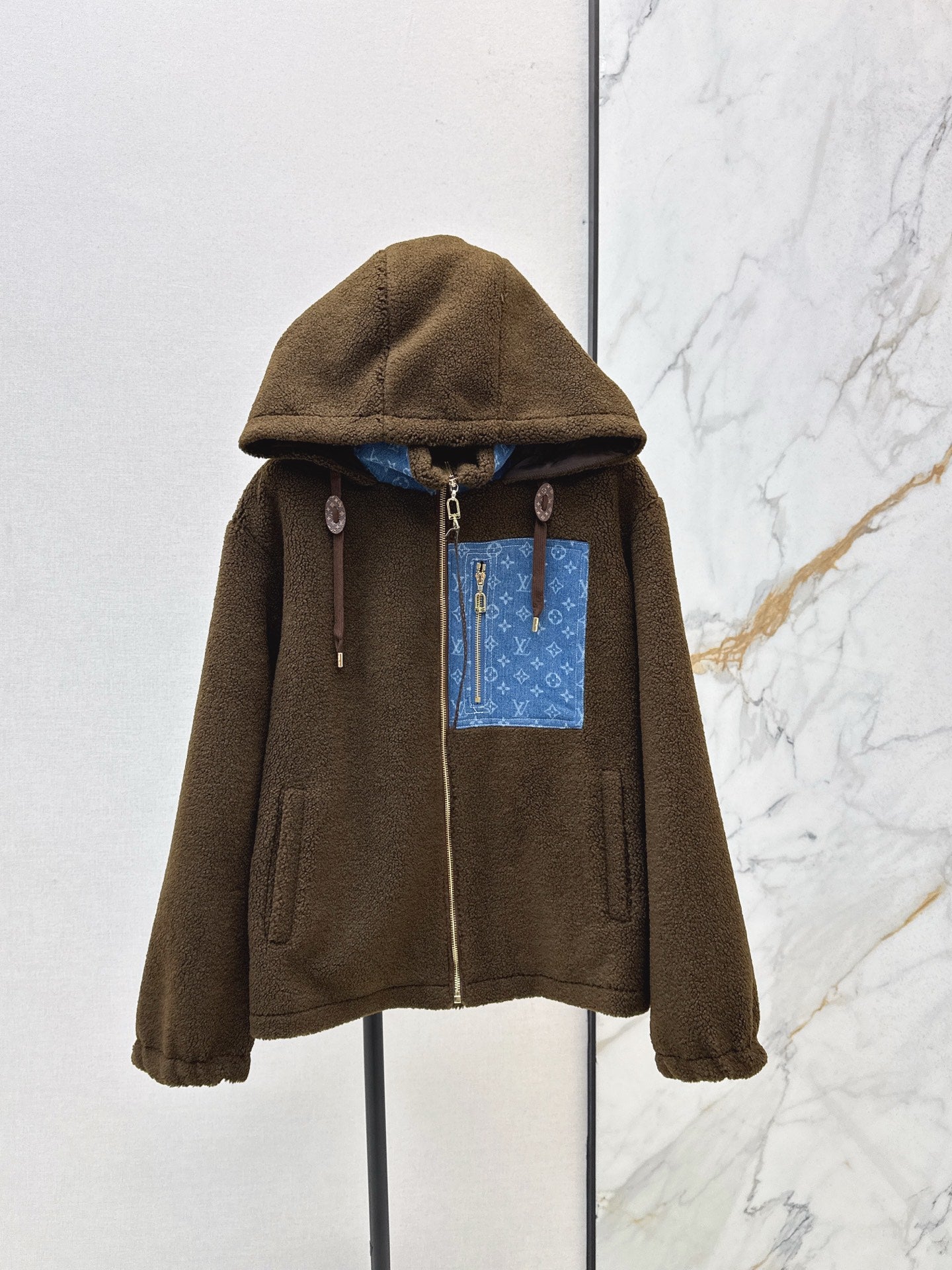 Loui 25fw  lamb fleece coat