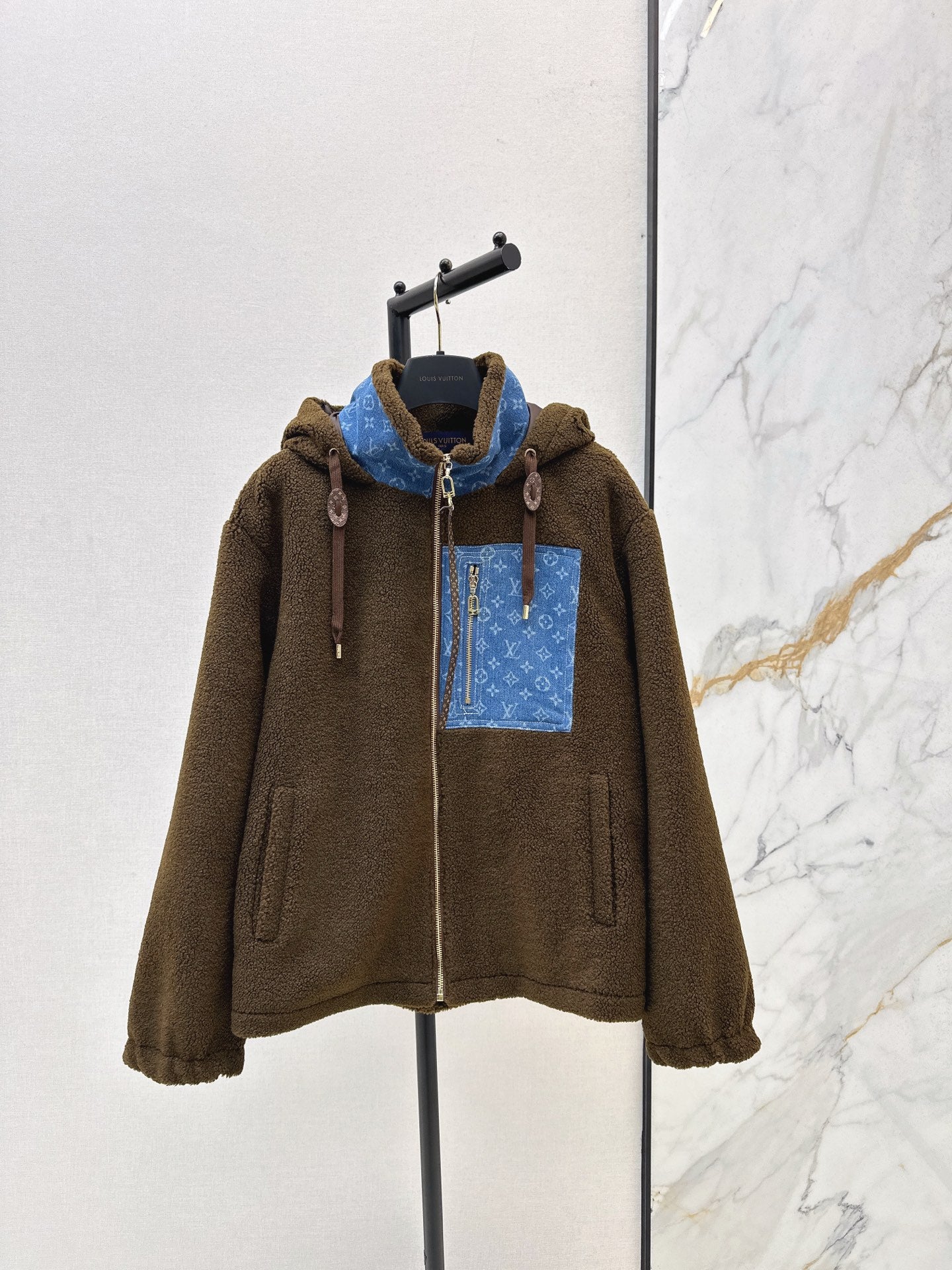 Loui 25fw  lamb fleece coat