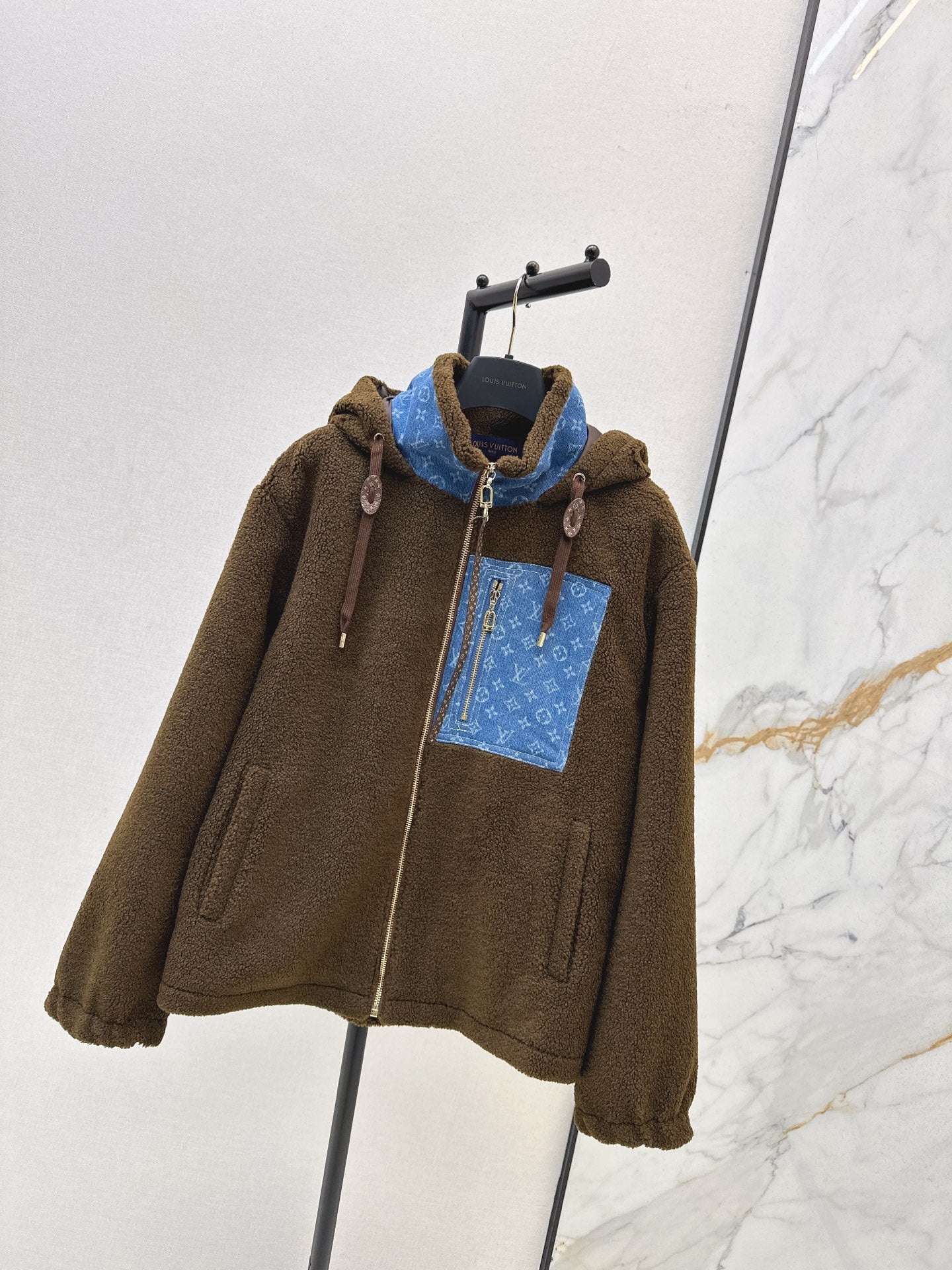 Loui 25fw  lamb fleece coat