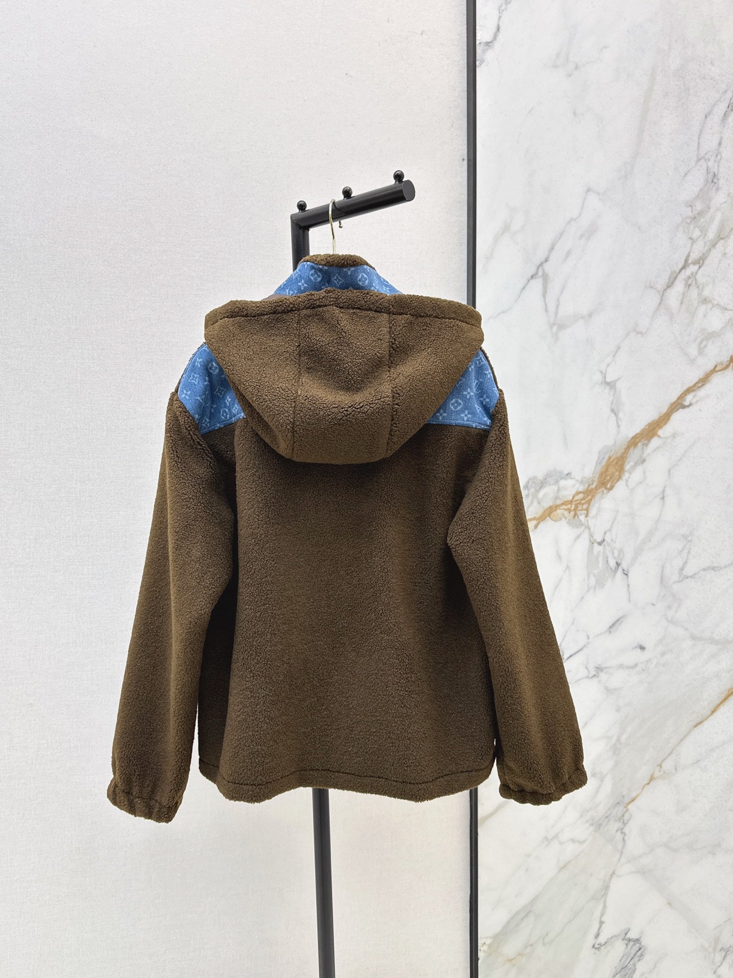 Loui 25fw  lamb fleece coat