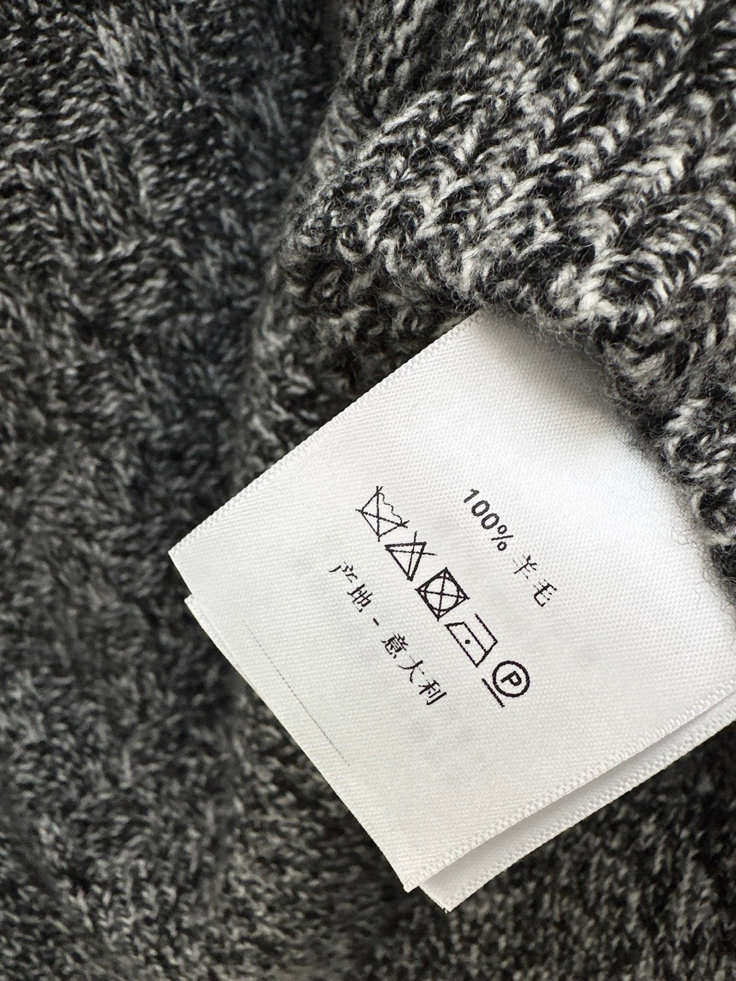 Bott 25fw turtleneck sweater