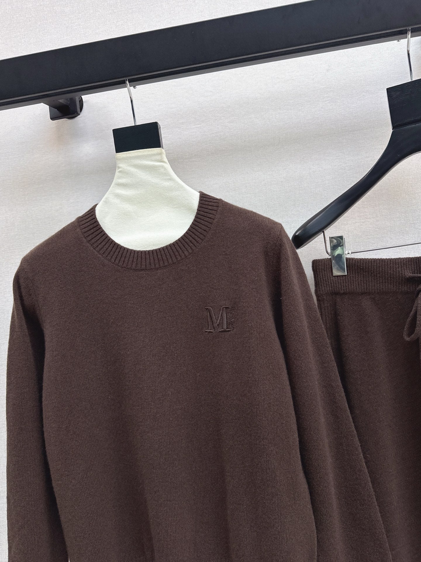 Max 25fw wool sweater pants set