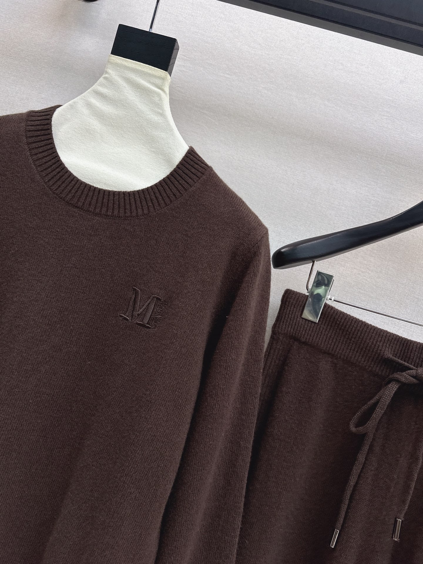 Max 25fw wool sweater pants set