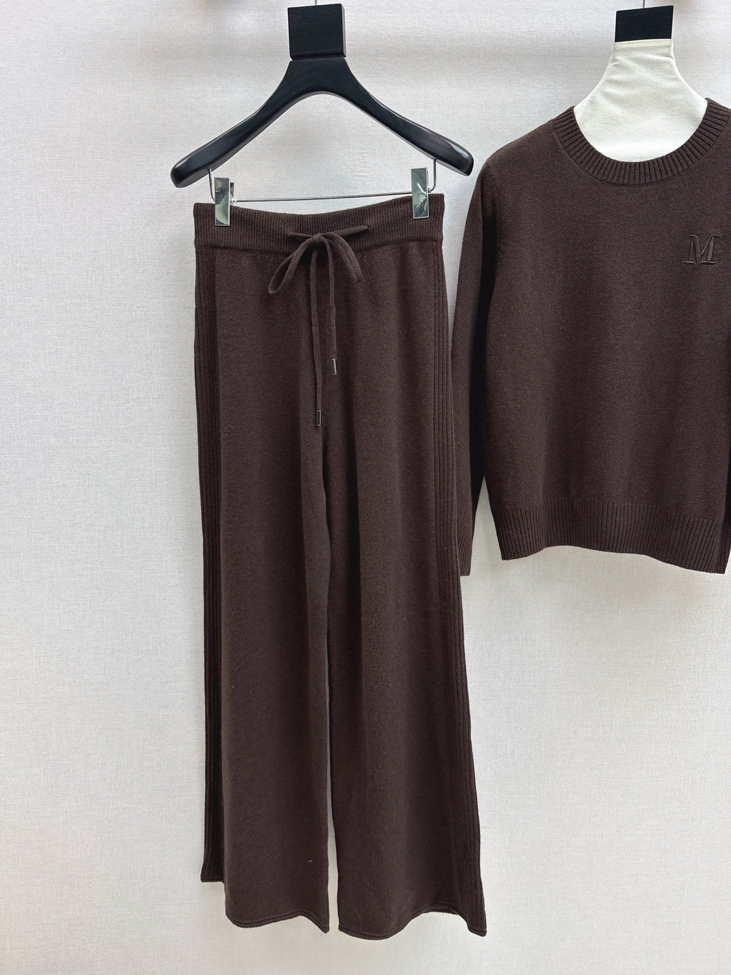 Max 25fw wool sweater pants set
