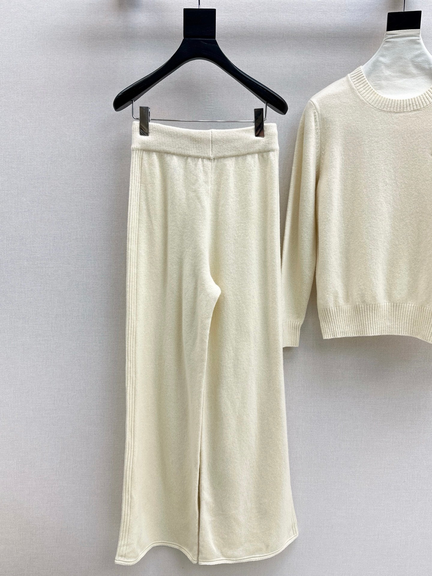 Max 25fw wool sweater pants set