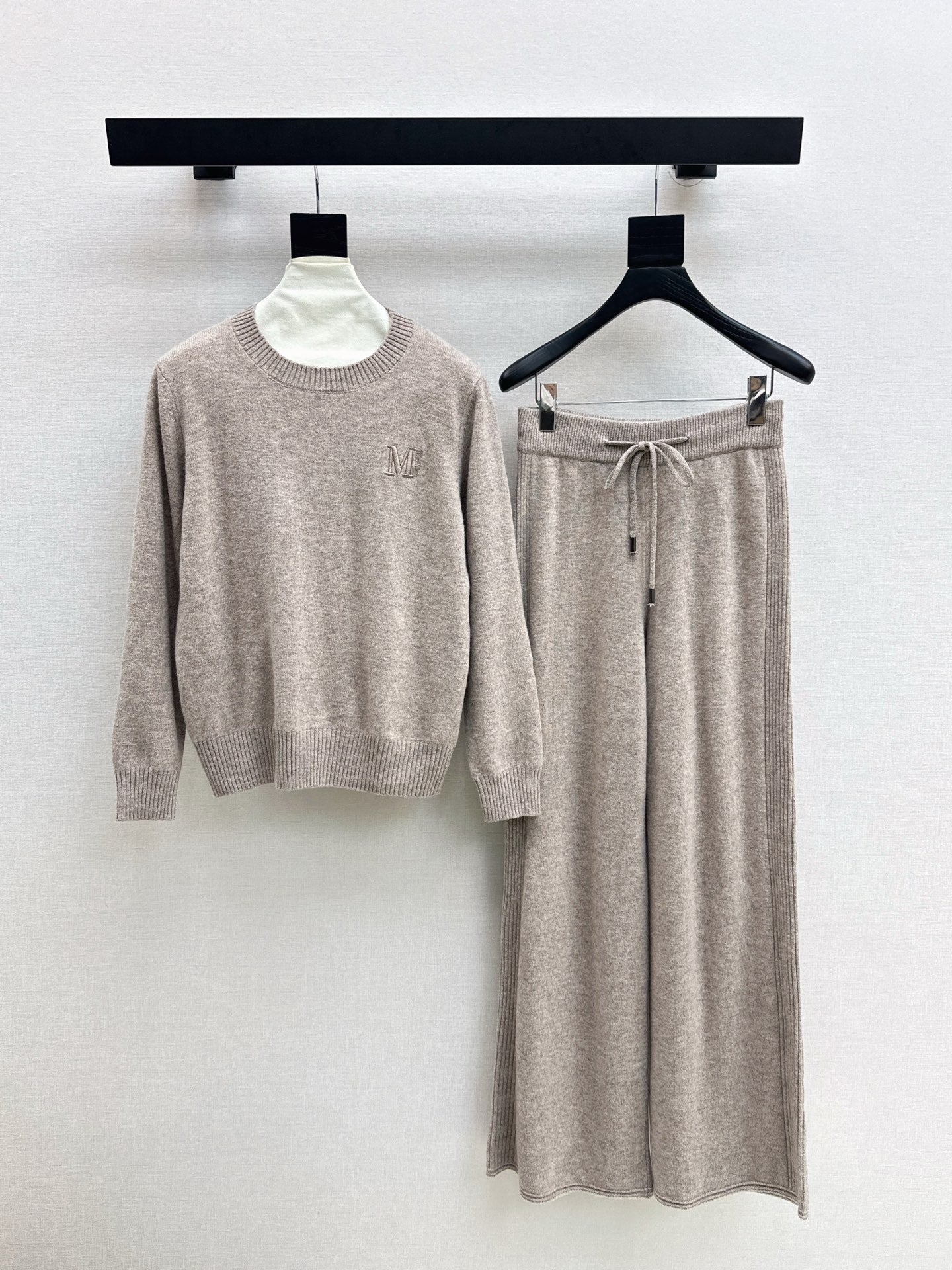 Max 25fw wool sweater pants set