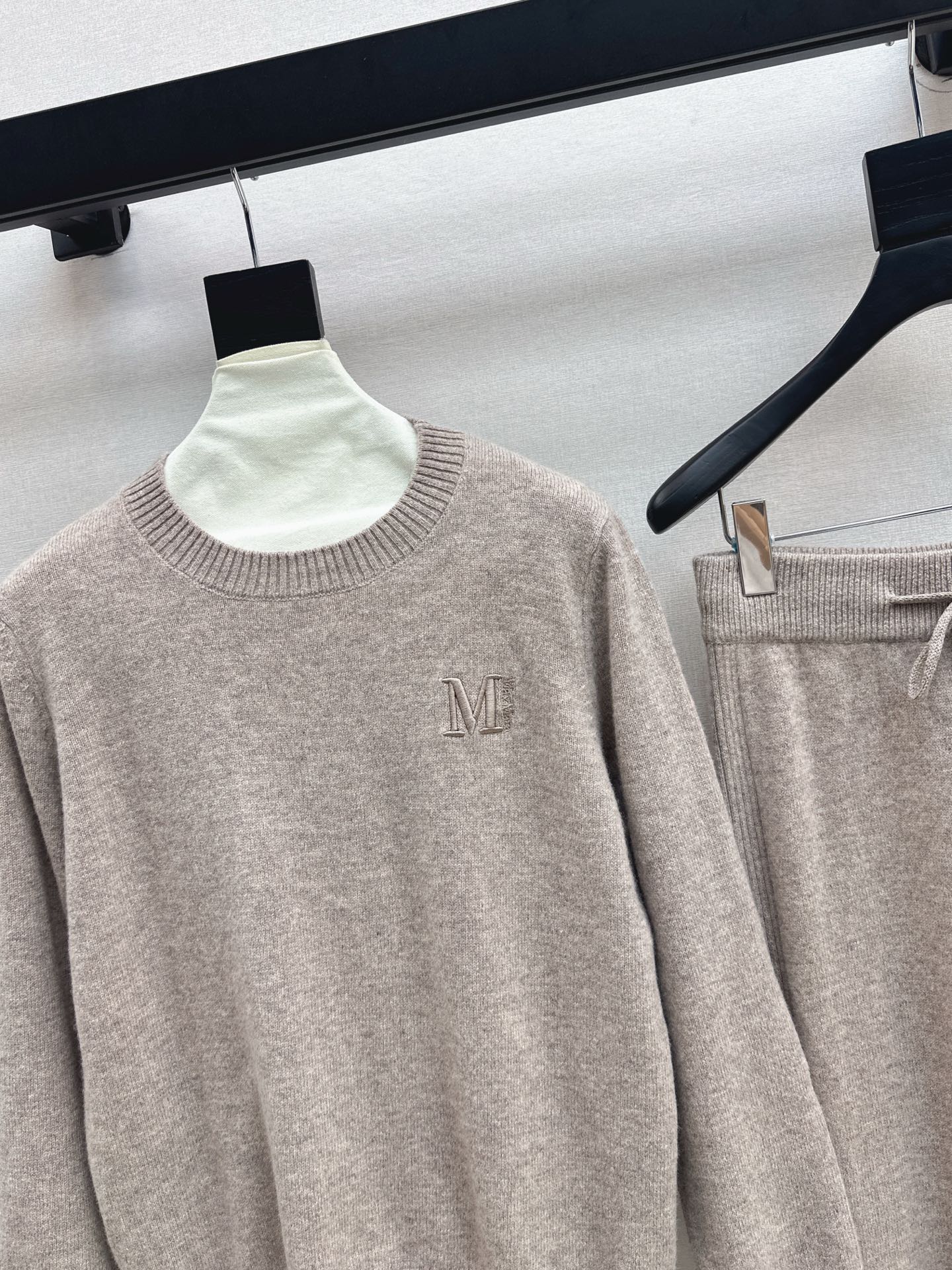 Max 25fw wool sweater pants set