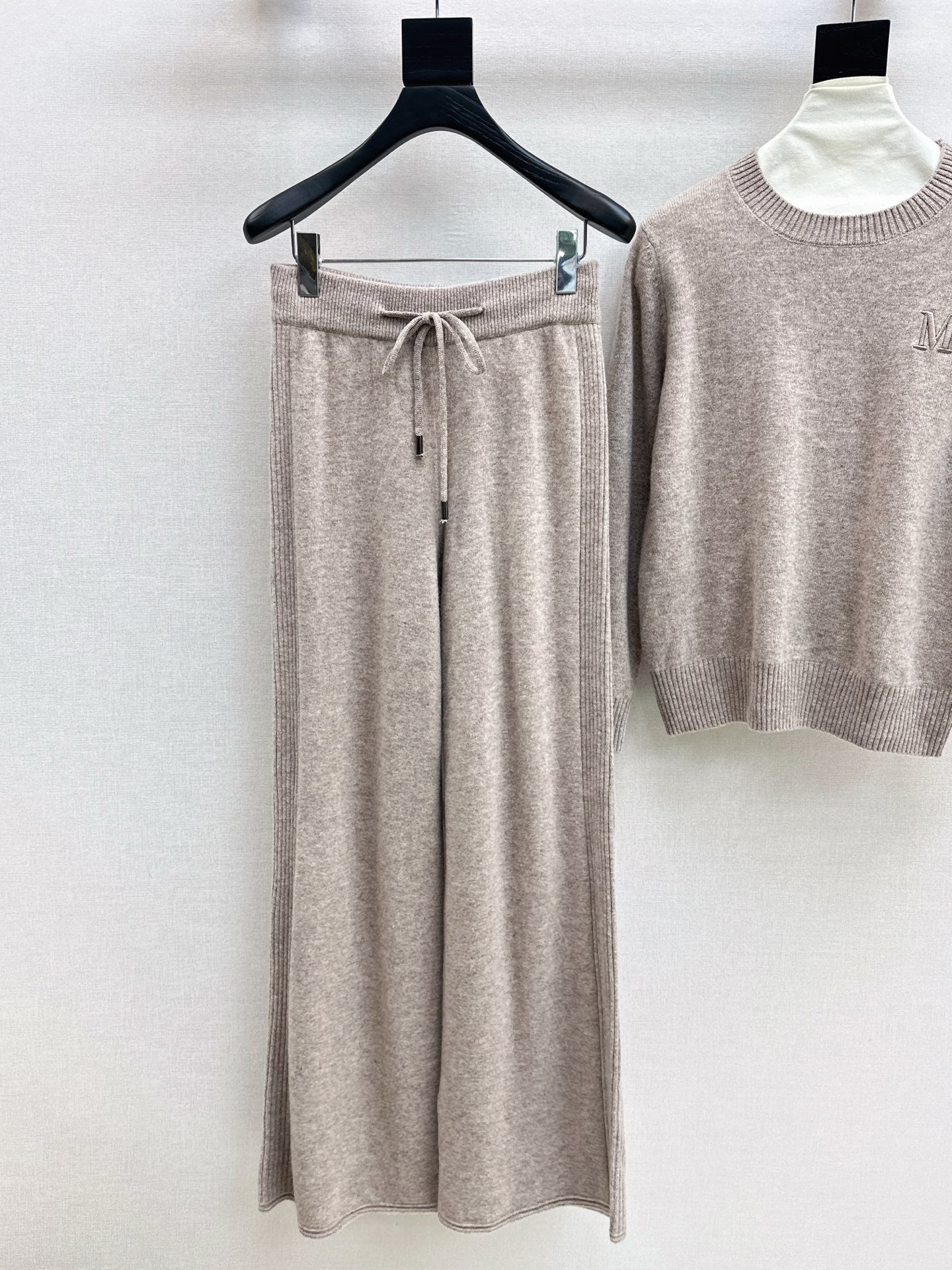 Max 25fw wool sweater pants set