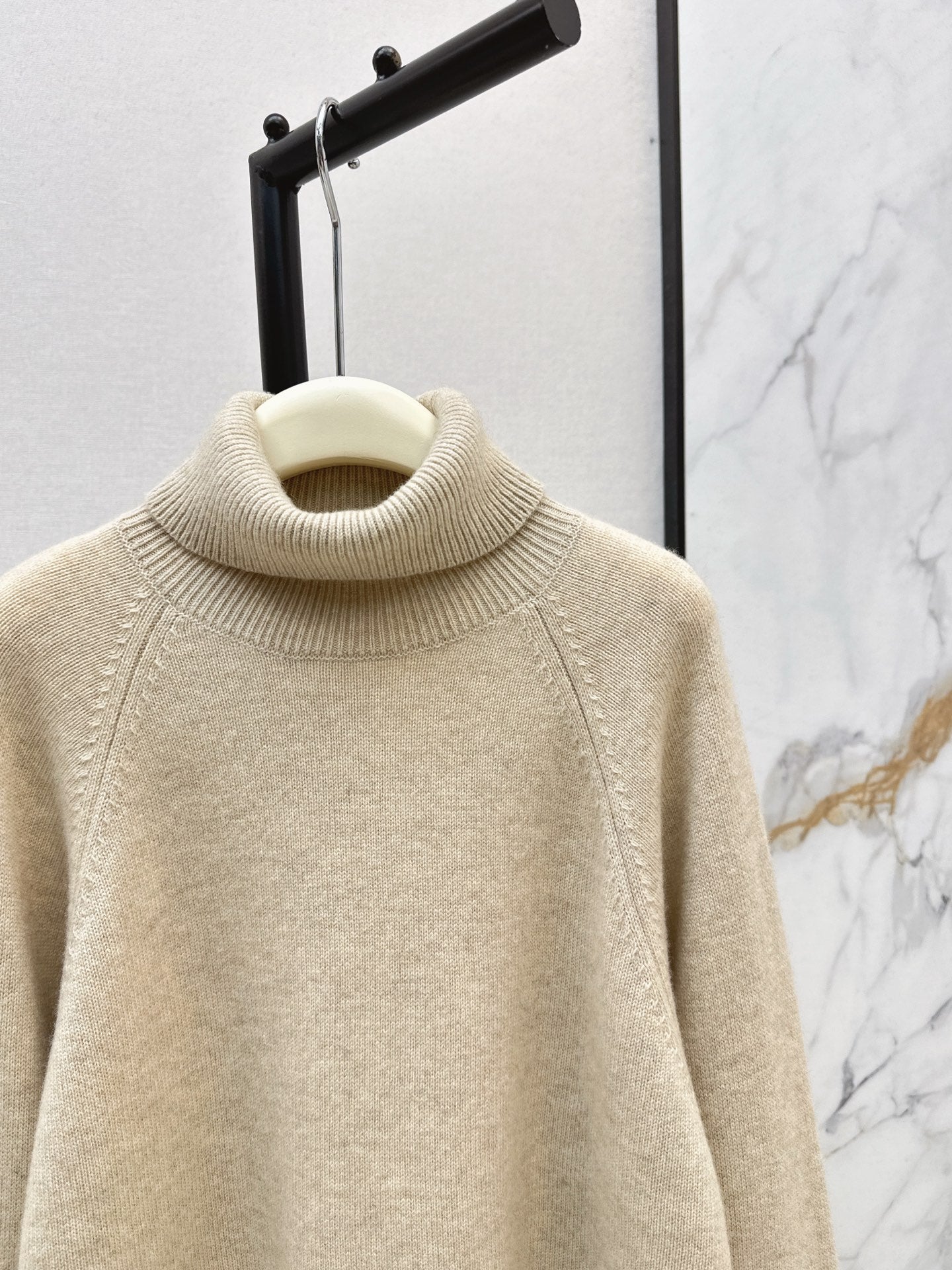 Brun 25fw turtleneck sweater