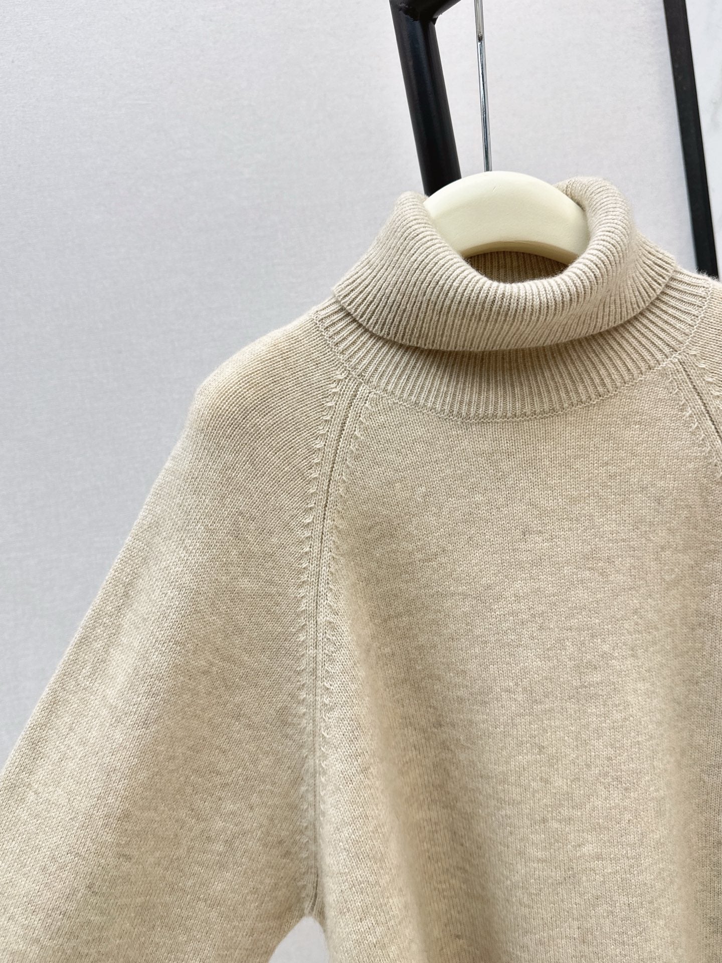 Brun 25fw turtleneck sweater