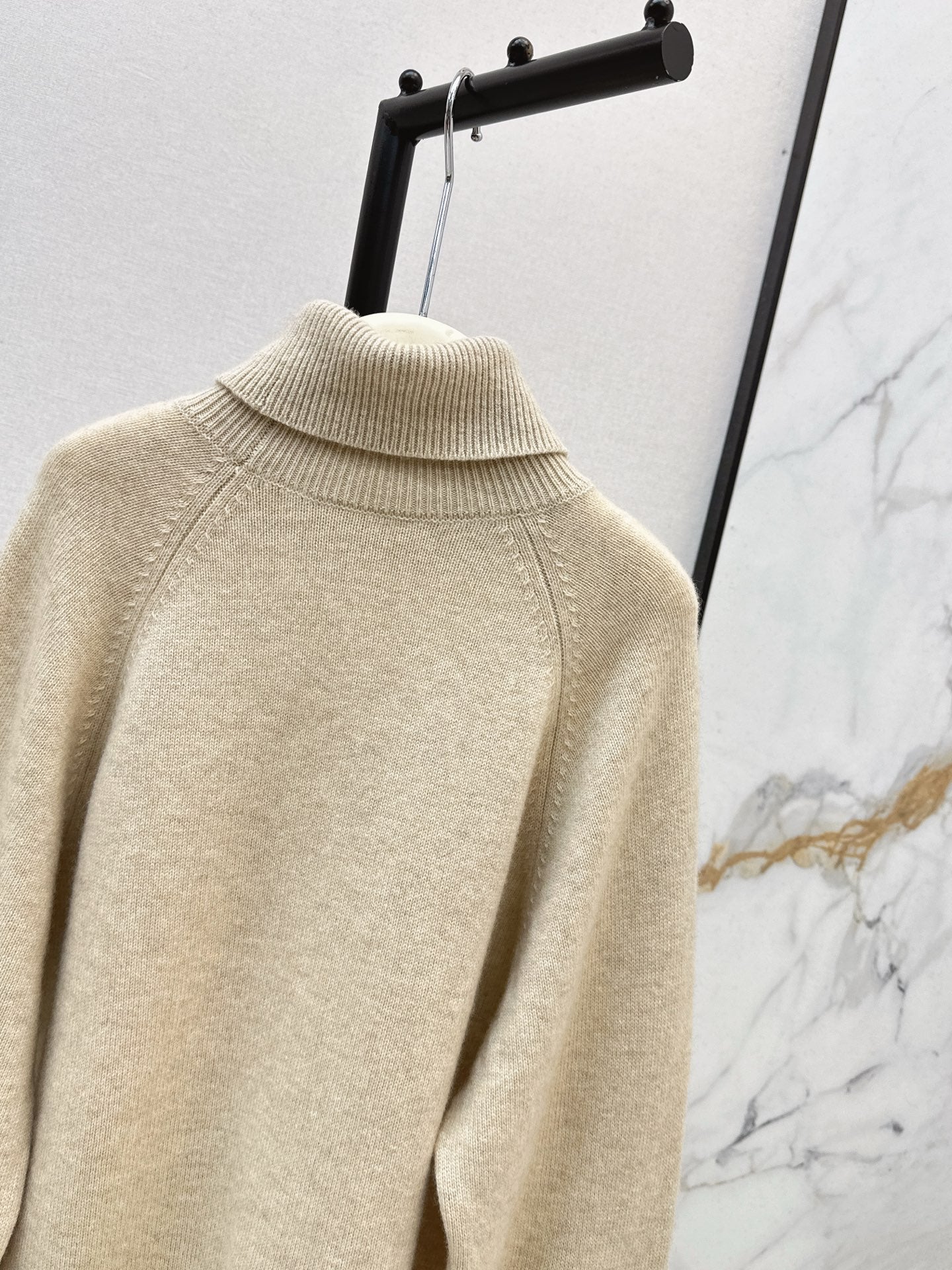 Brun 25fw turtleneck sweater