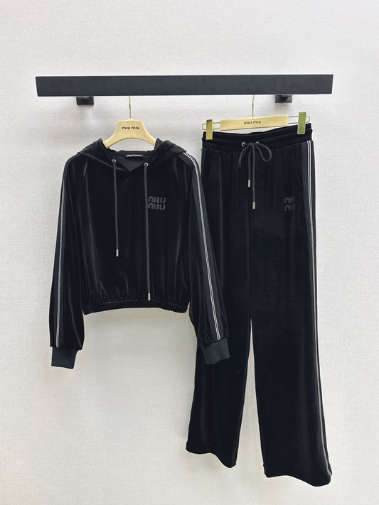 Miu 25 velvet suit