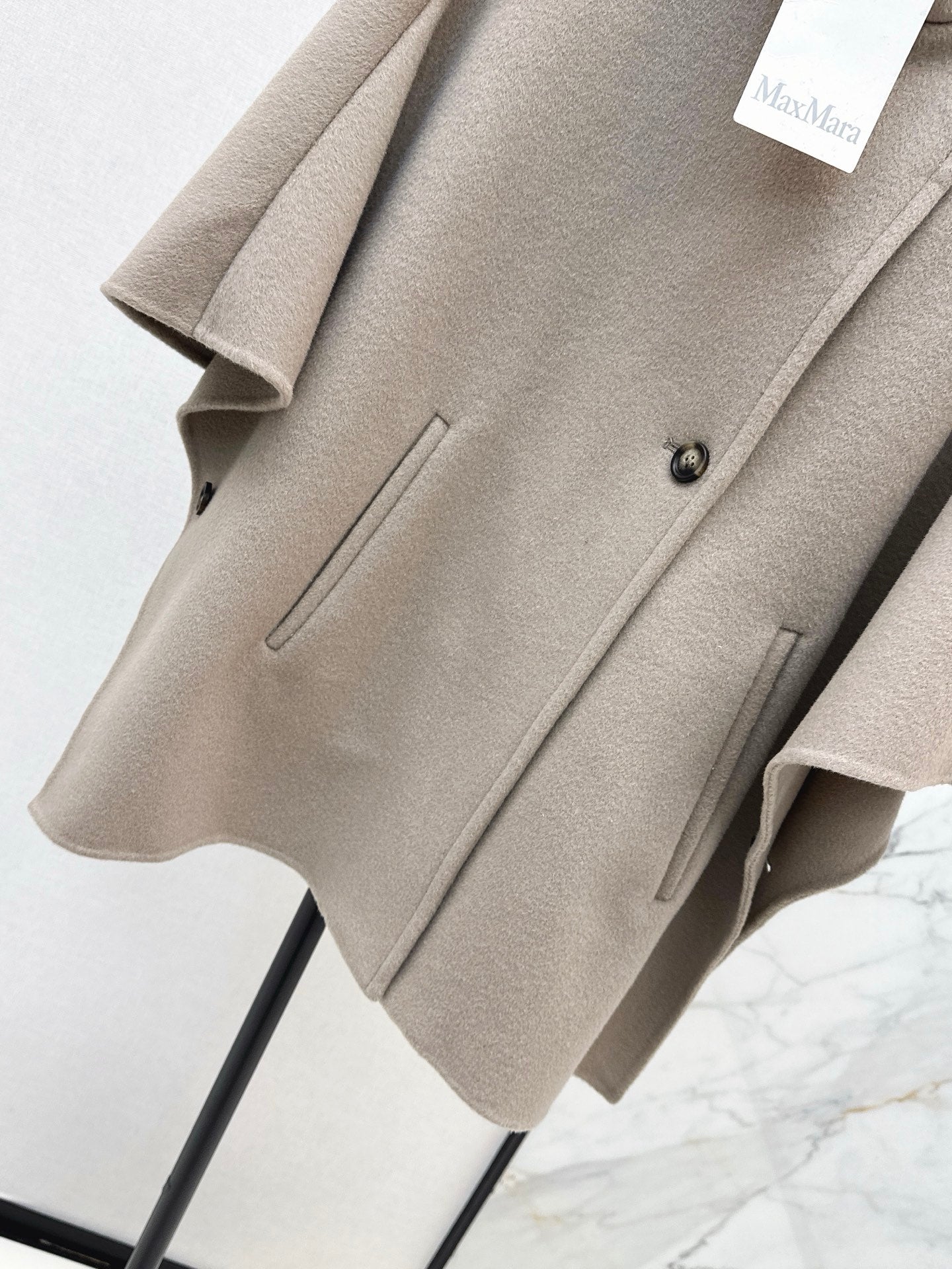 Max 25fw woolen cape coats