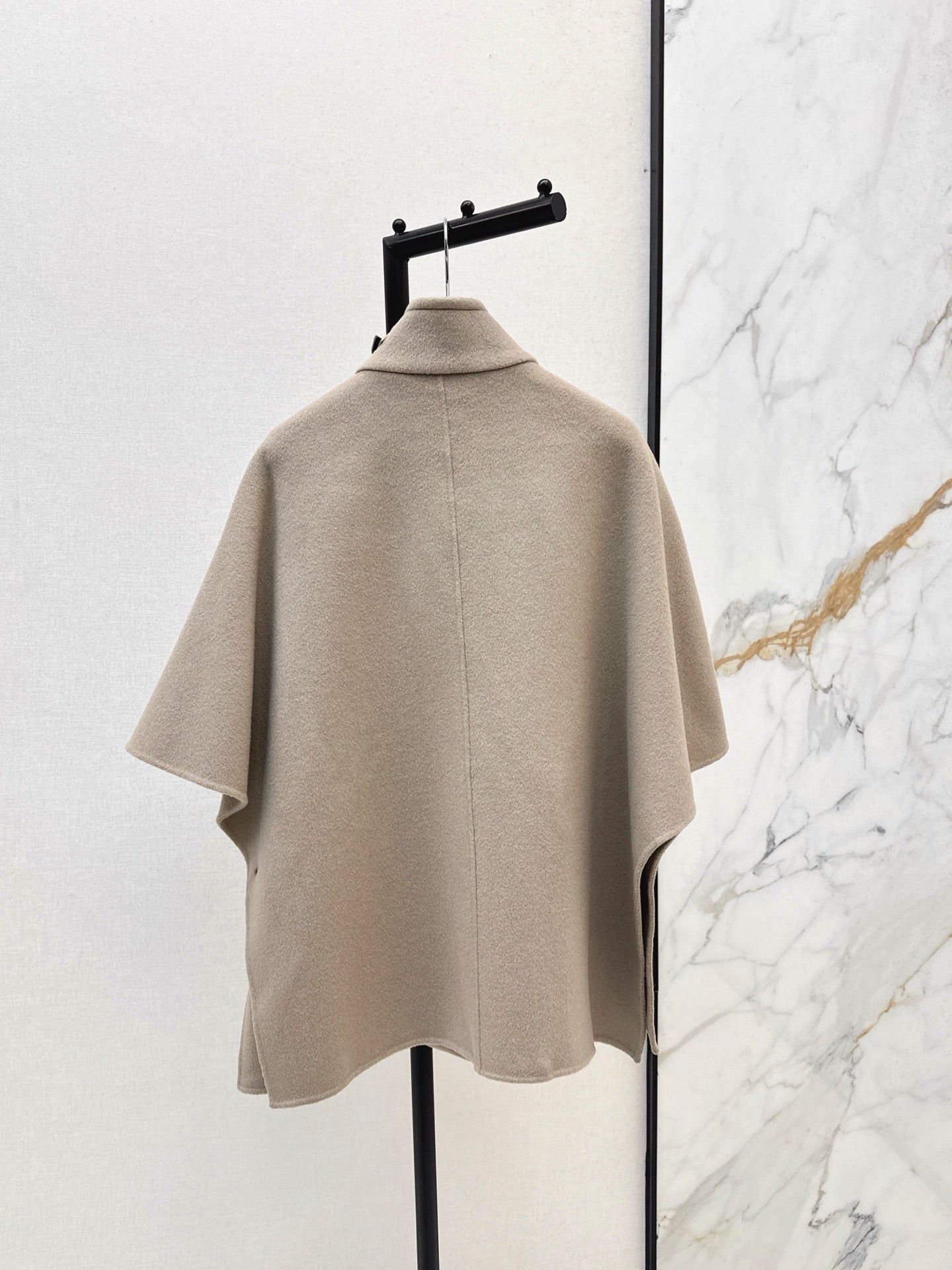 Max 25fw woolen cape coats