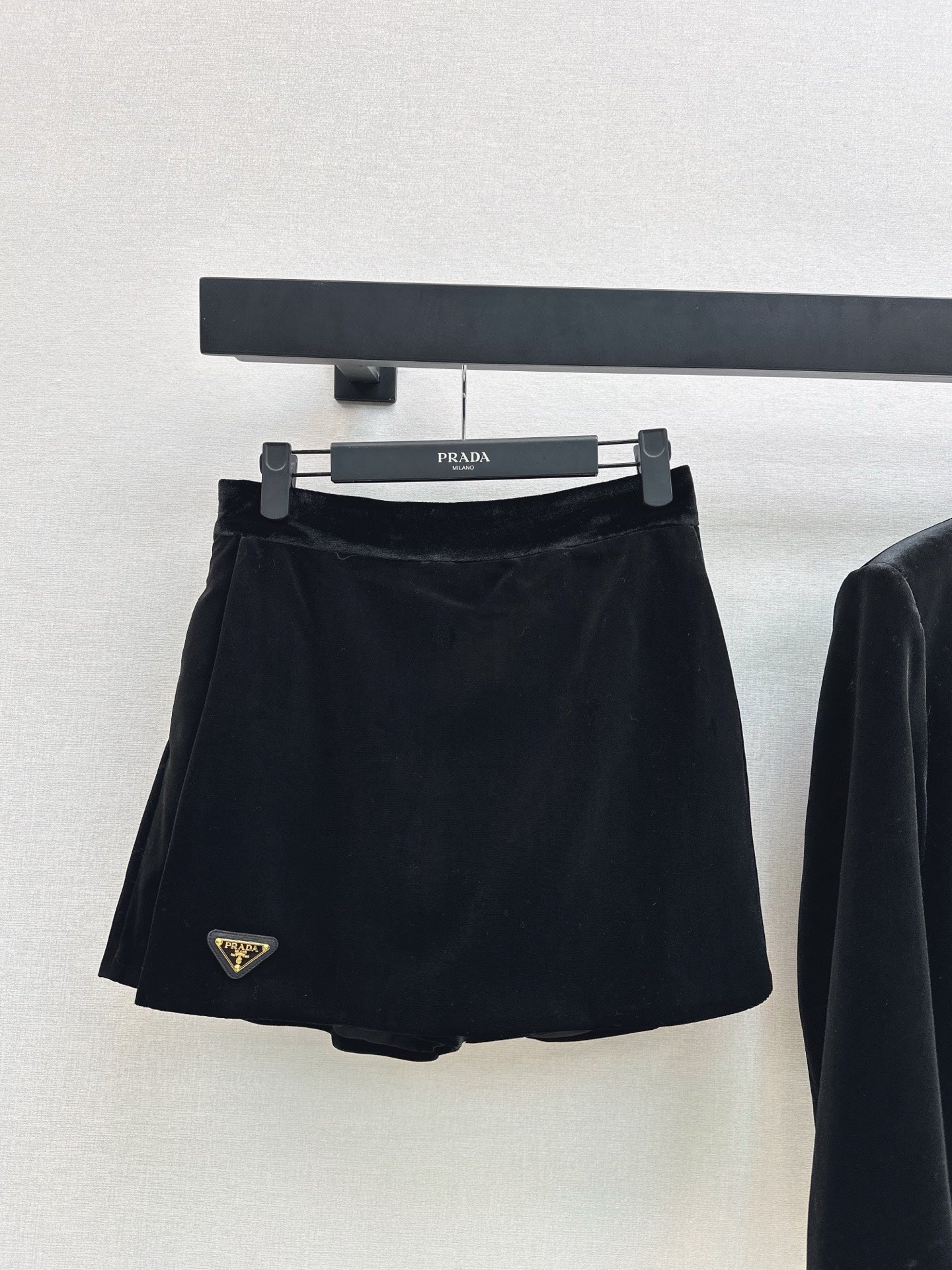 Pra 25fw velvet jacket skirt set