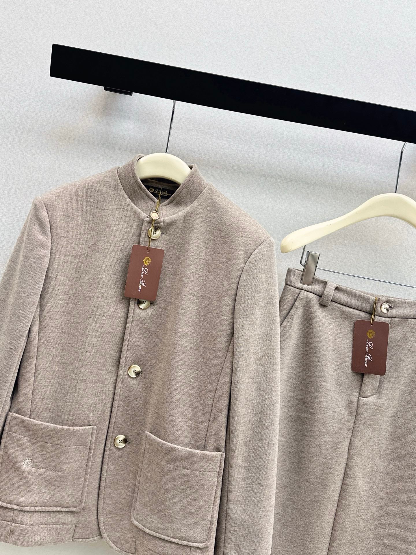 Loro 25fw jacket skirt set