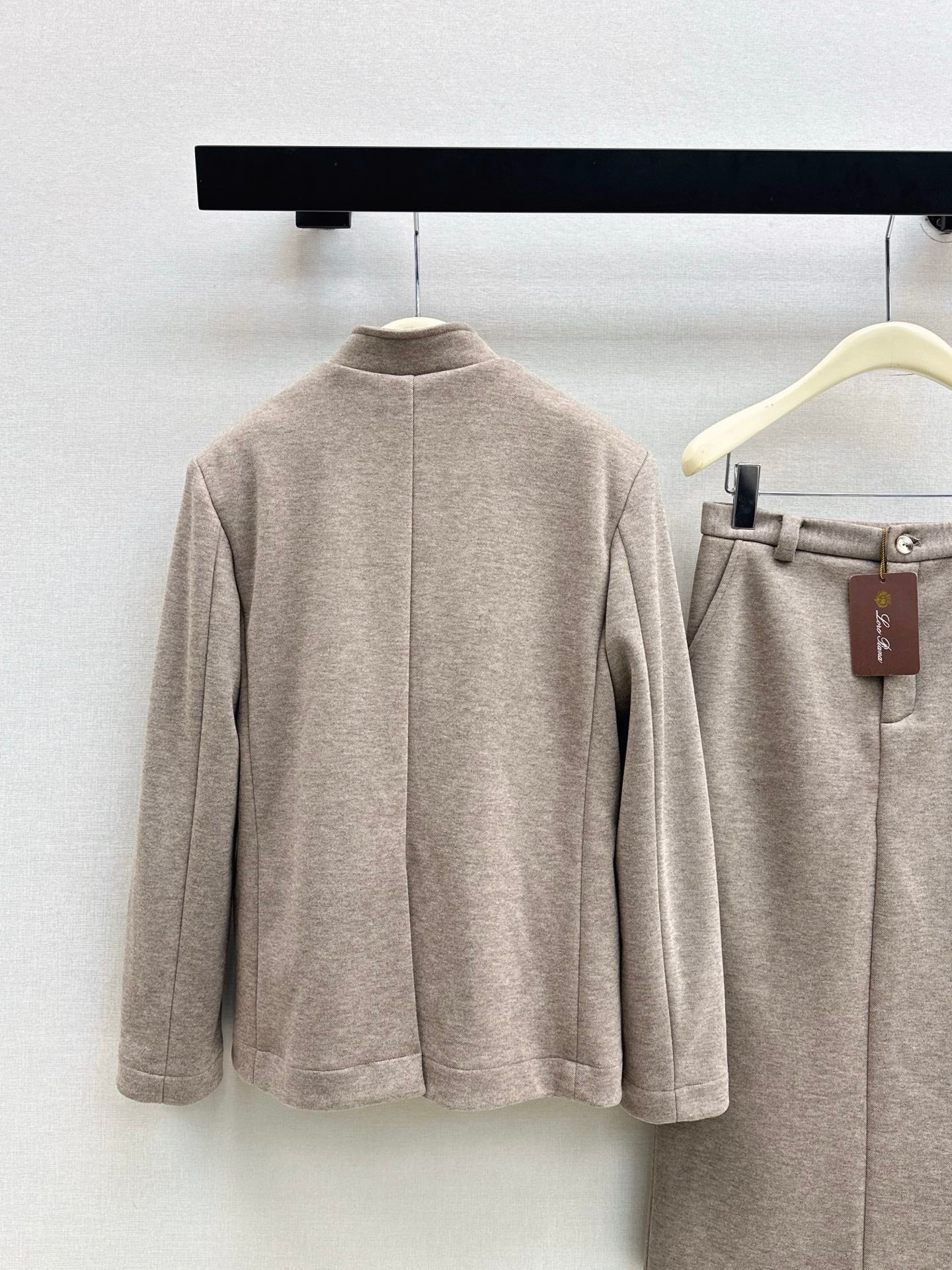 Loro 25fw jacket skirt set