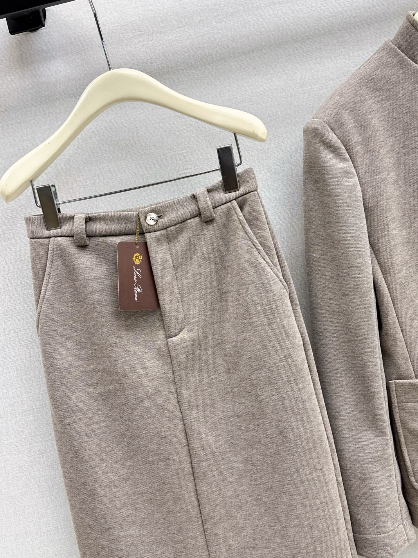 Loro 25fw jacket skirt set