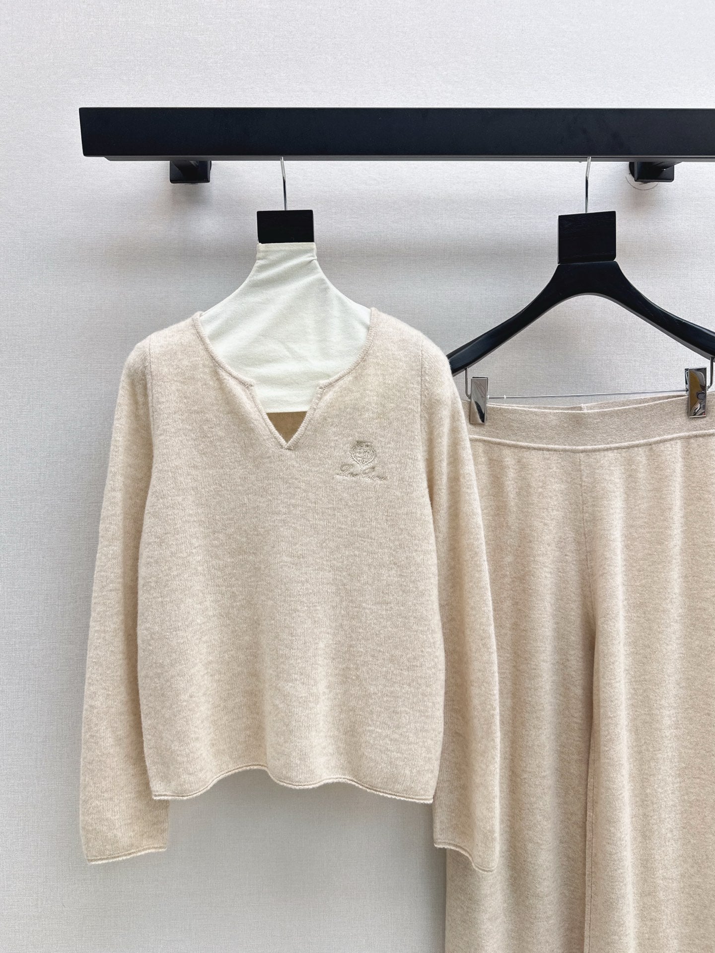 Loro 25fw pullover pants set
