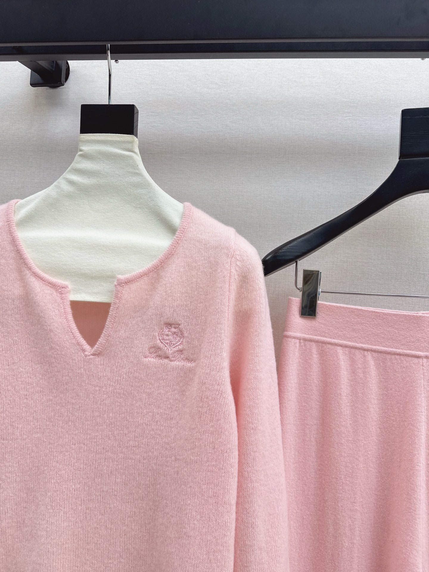 Loro 25fw pullover pants set