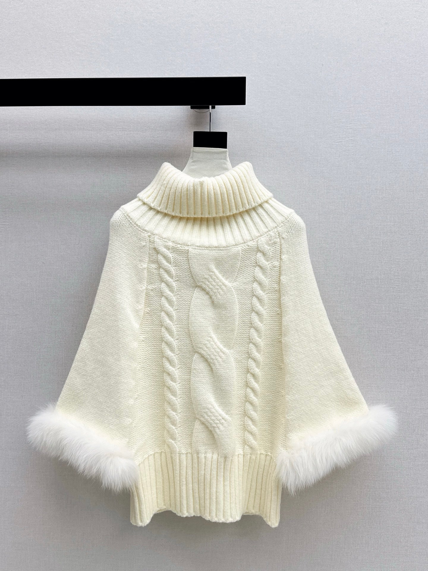 Fend 25fw turtleneck sweater