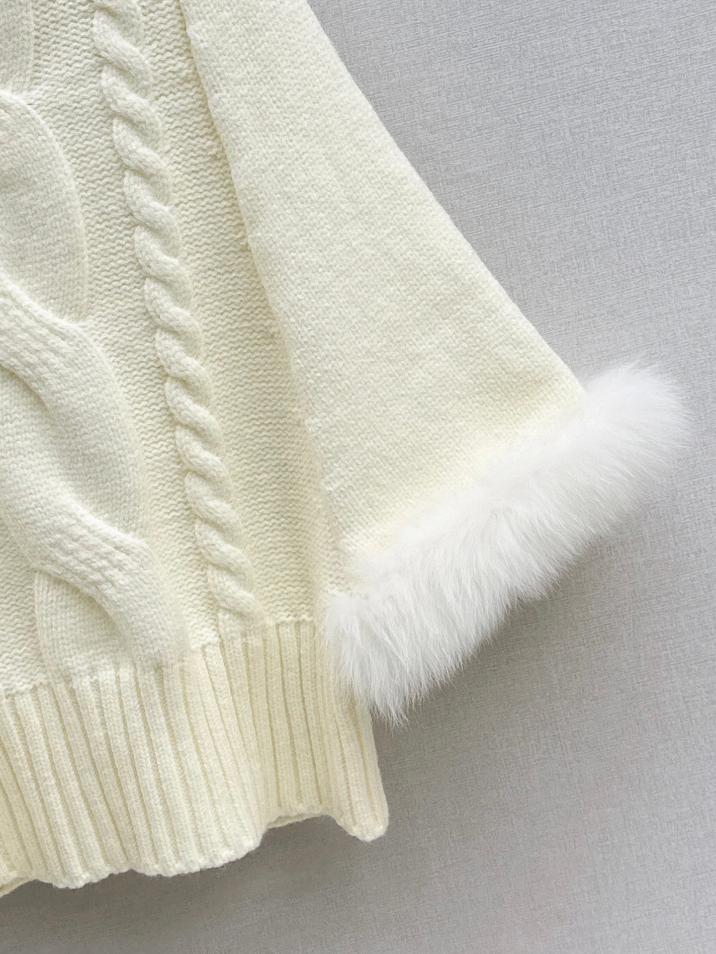 Fend 25fw turtleneck sweater