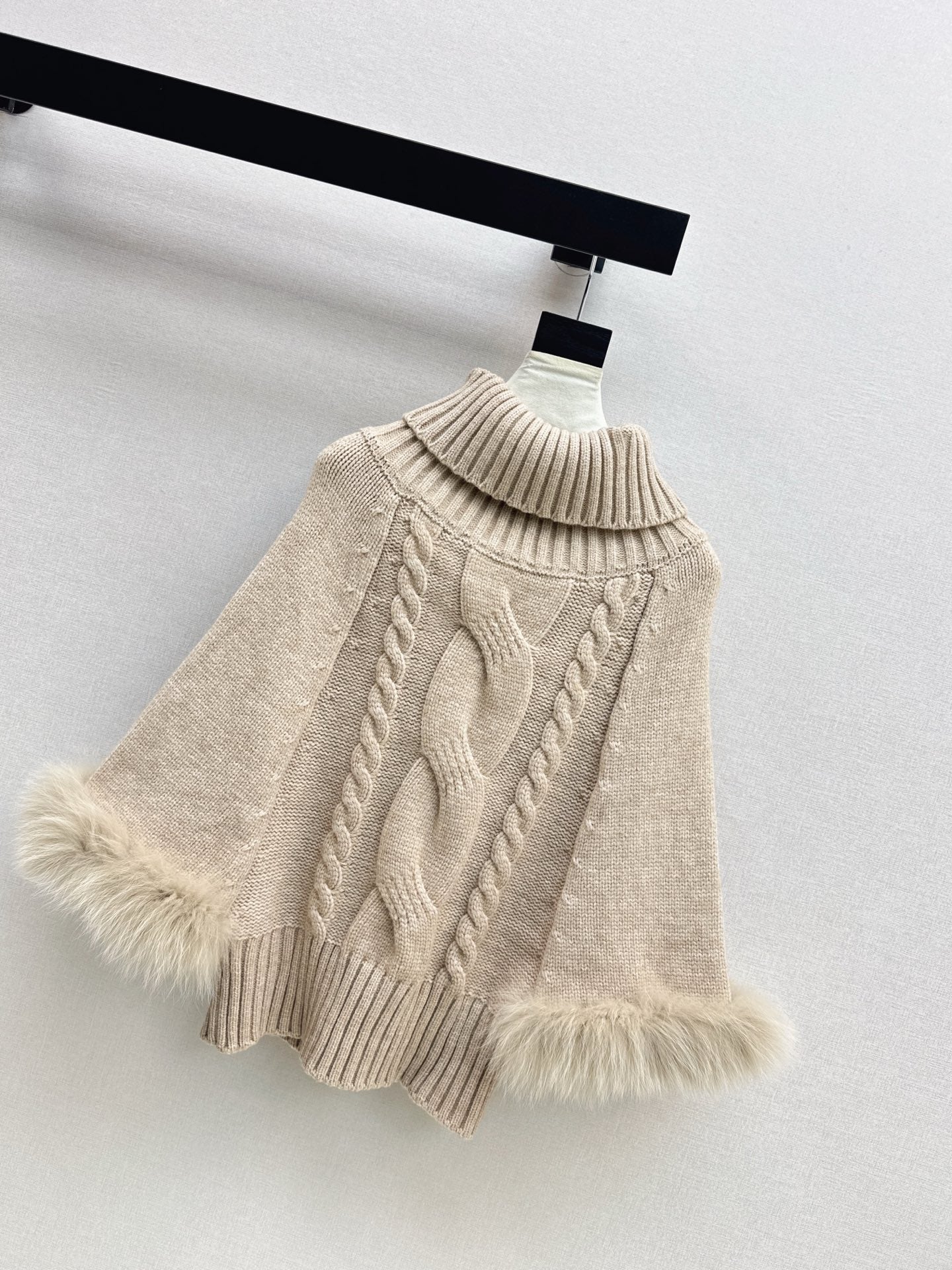 Fend 25fw turtleneck sweater