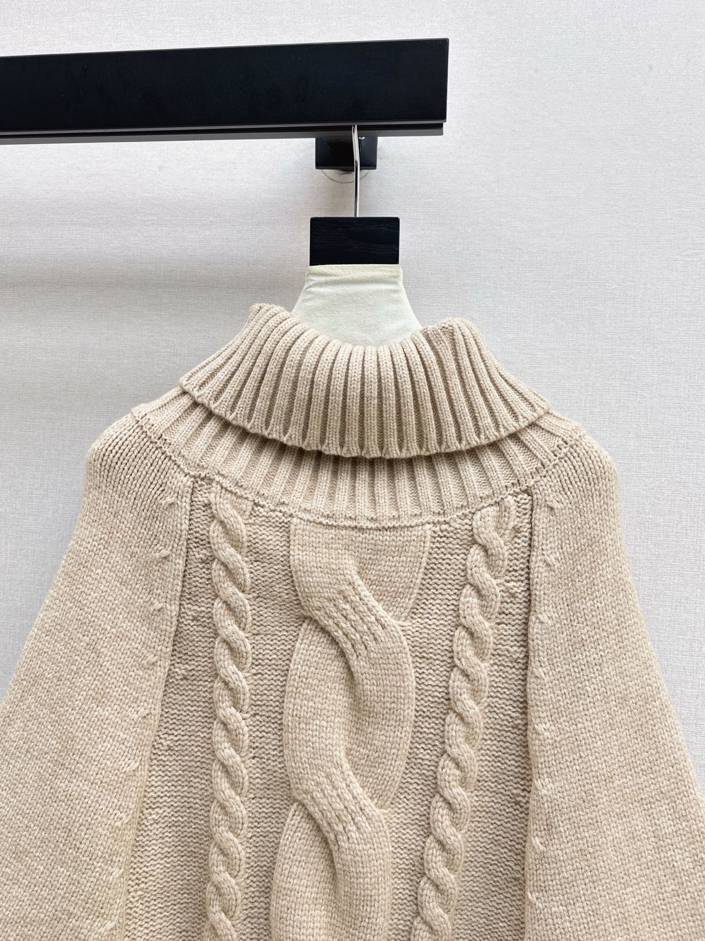 Fend 25fw turtleneck sweater