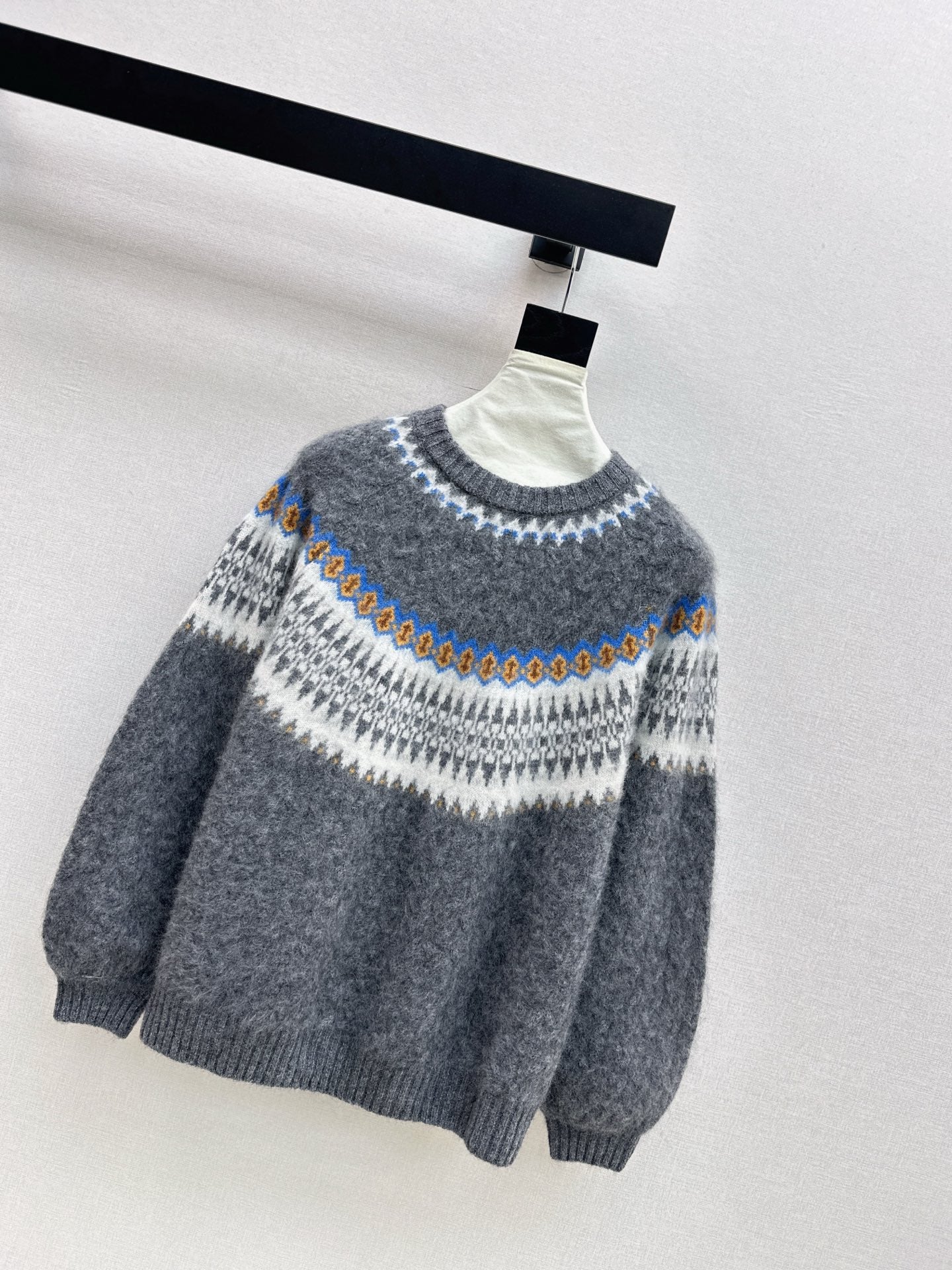 Loro 25fw knitted sweater