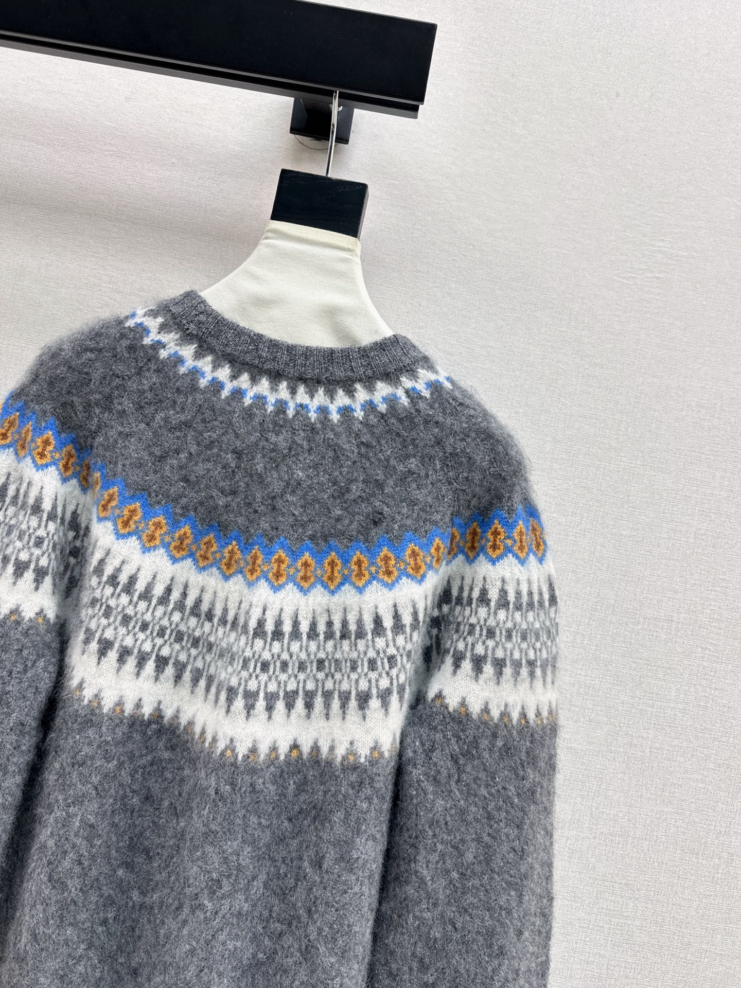 Loro 25fw knitted sweater