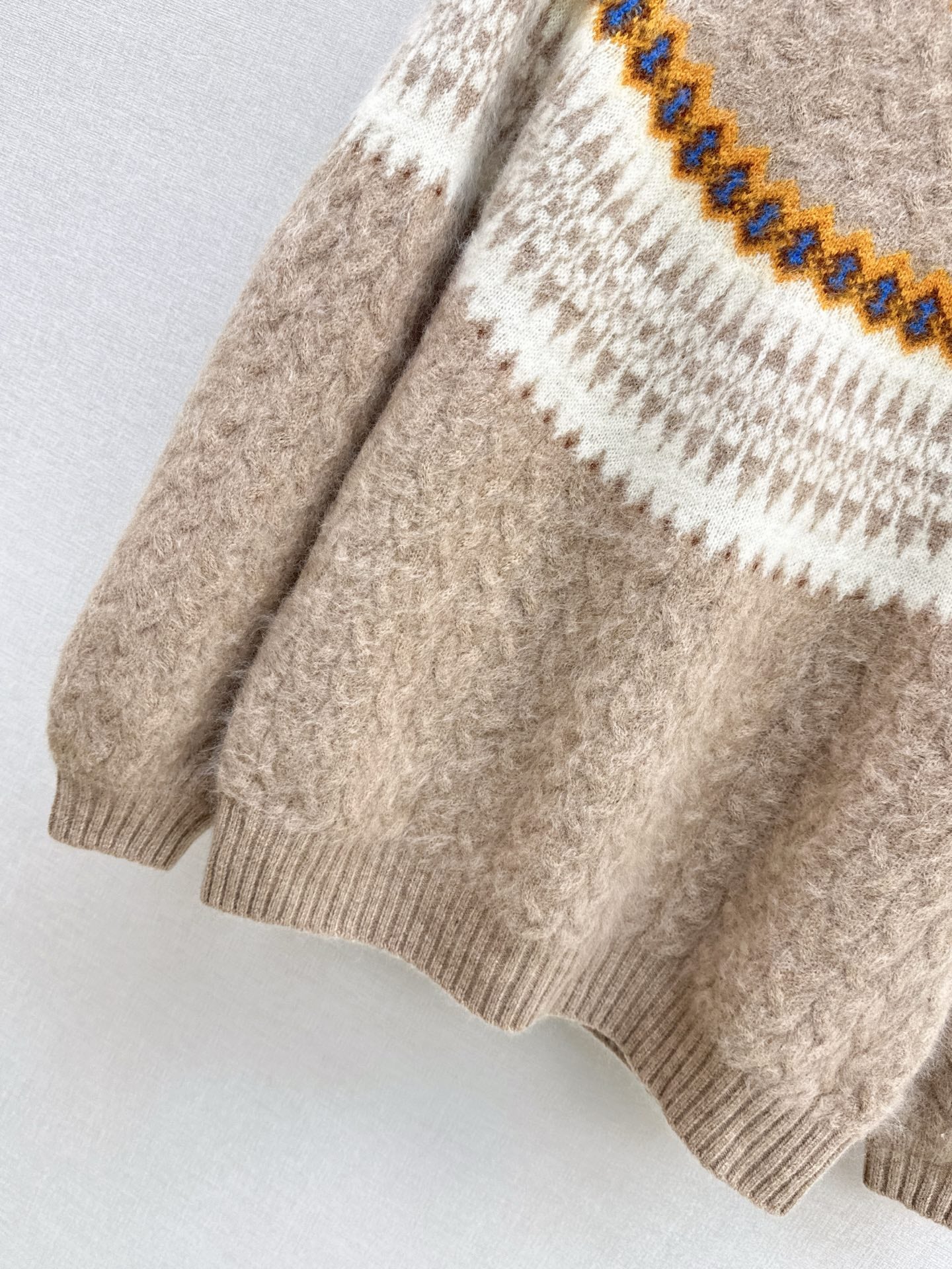 Loro 25fw knitted sweater