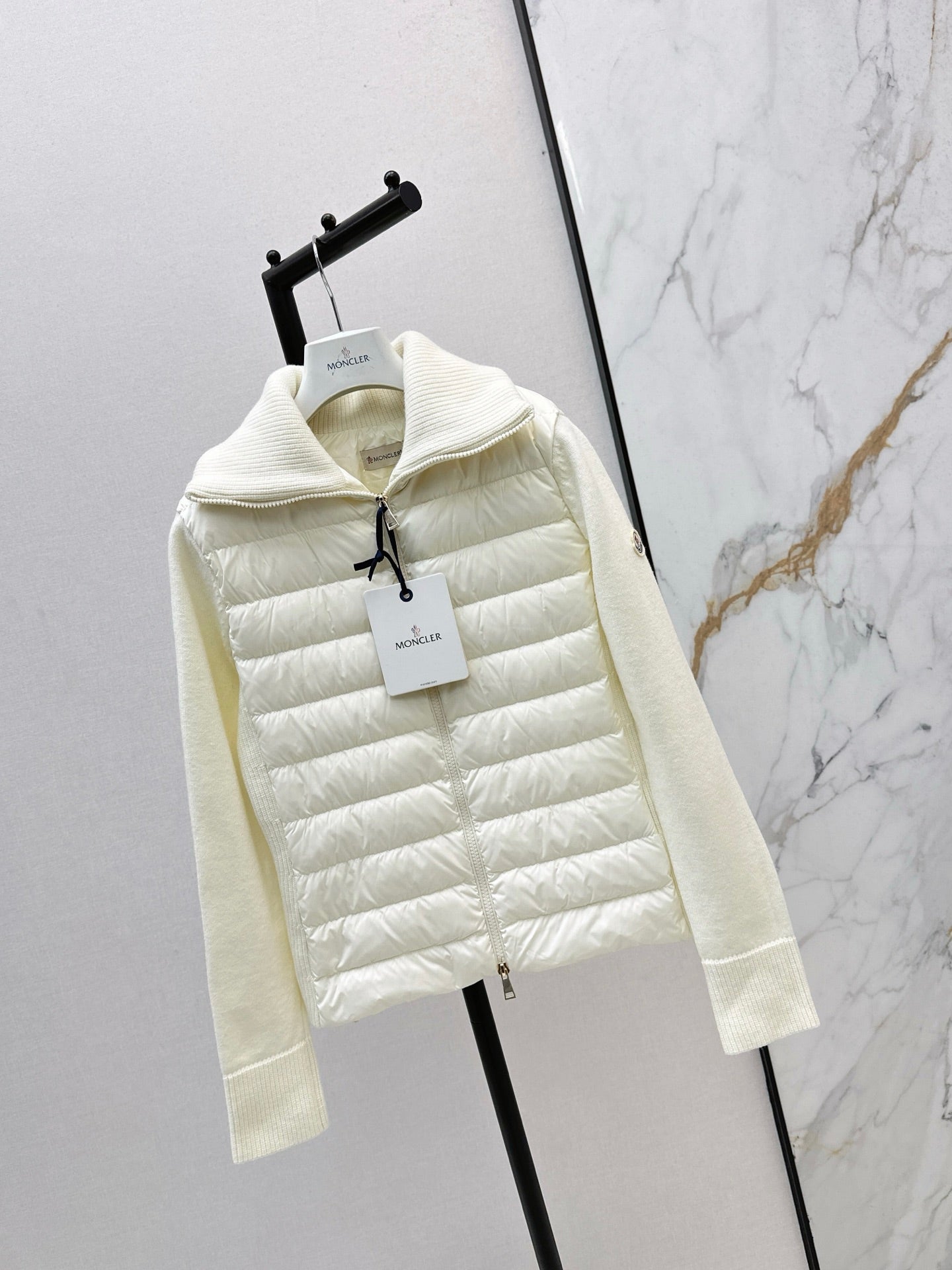 Monc 25fw down jacket