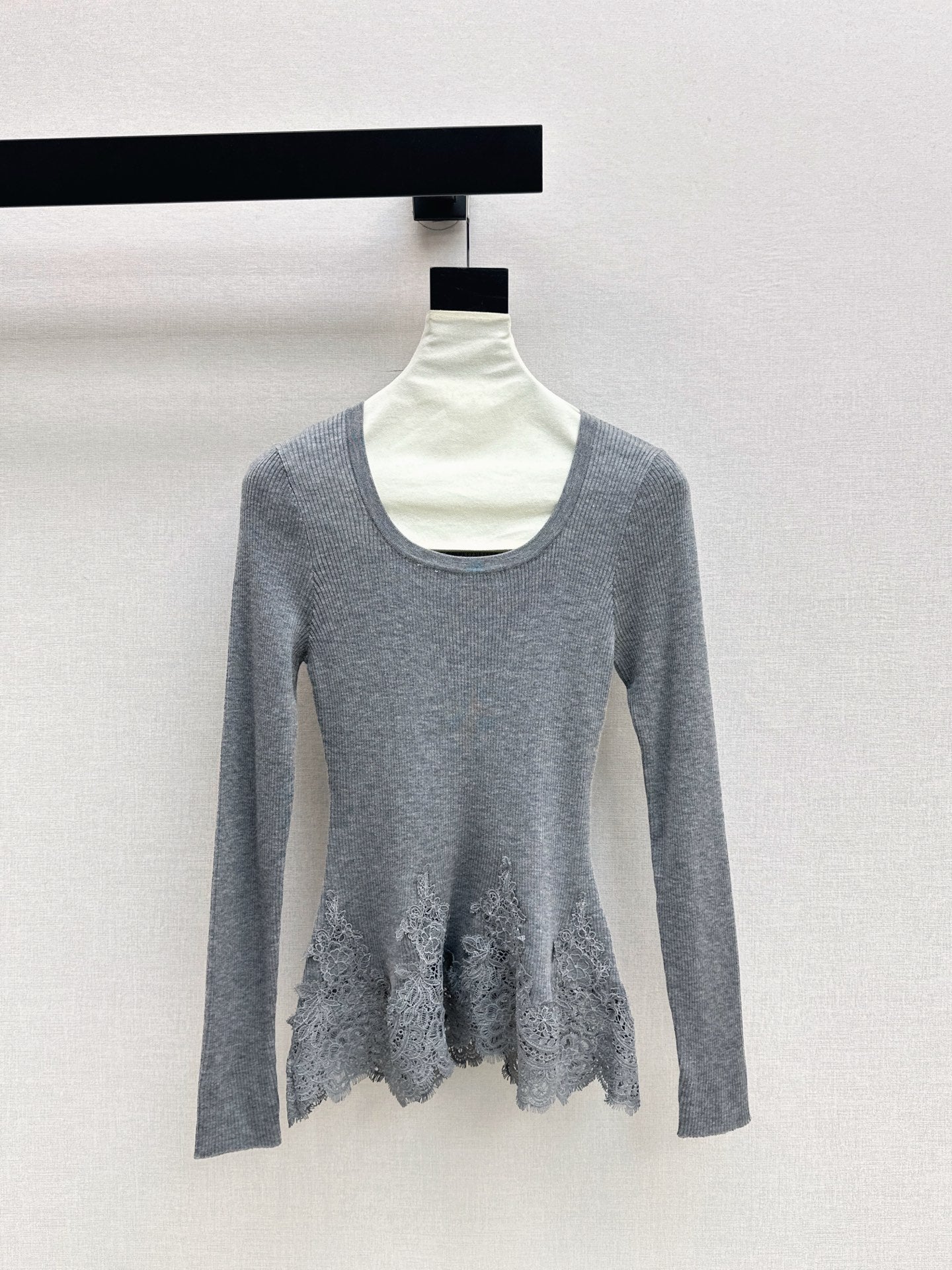 Es 25fw lace base layer