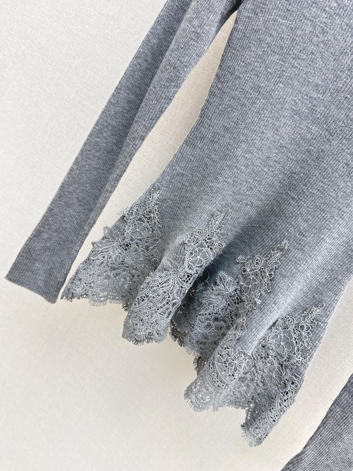 Es 25fw lace base layer