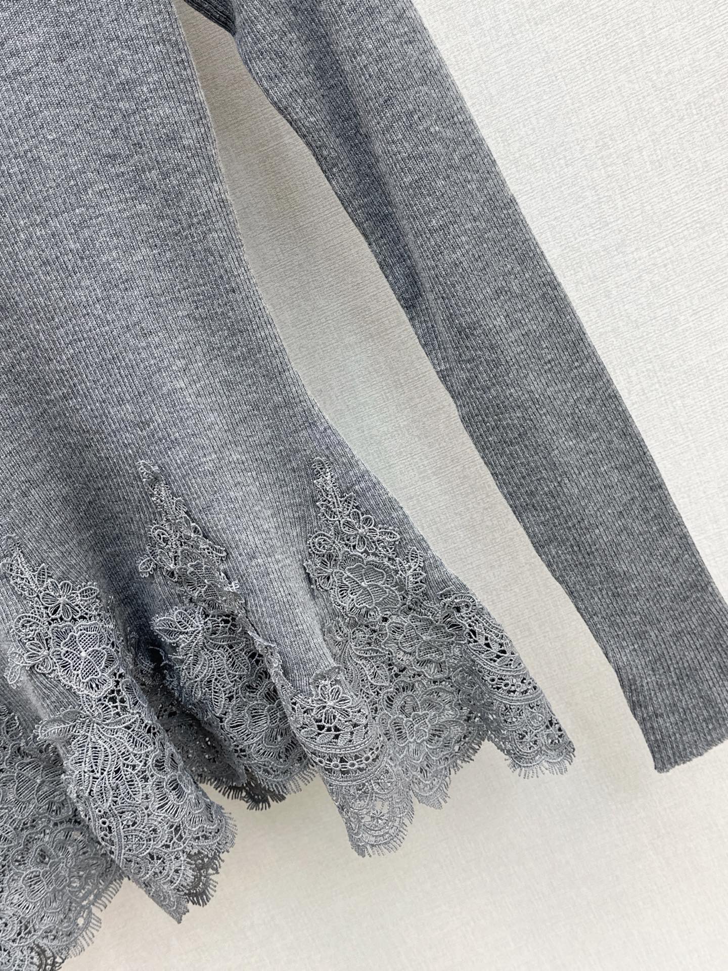 Es 25fw lace base layer