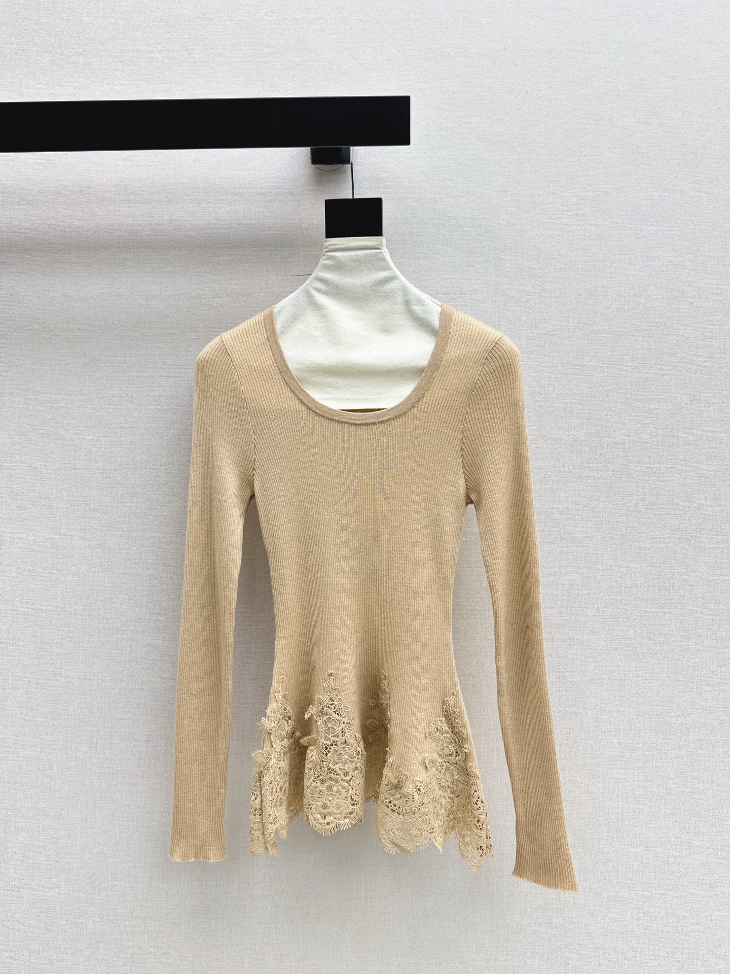 Es 25fw lace base layer