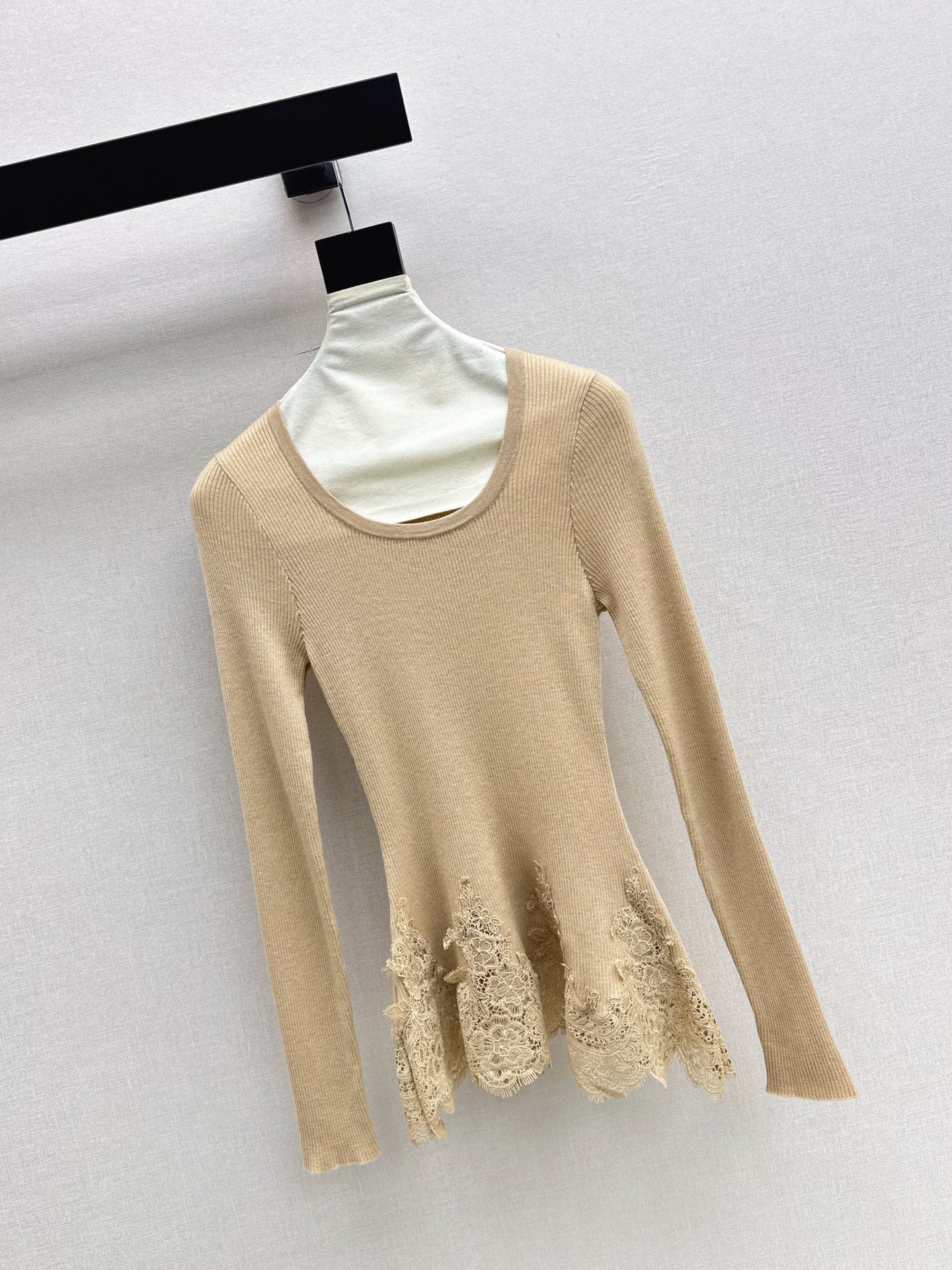 Es 25fw lace base layer