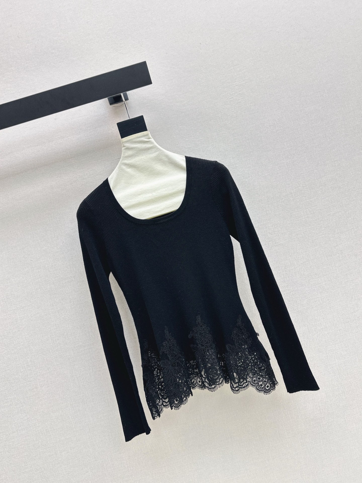 Es 25fw lace base layer