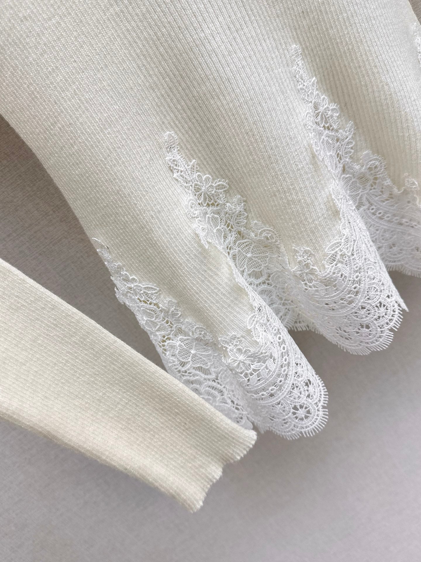 Es 25fw lace base layer