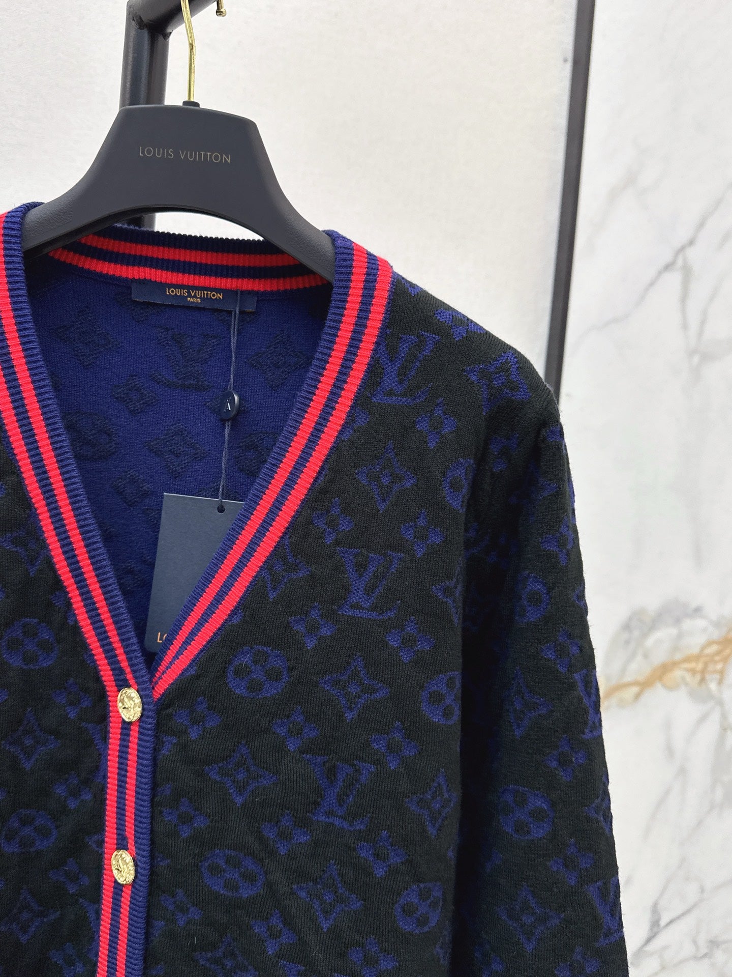 Loui 25fw v-neck cardigan