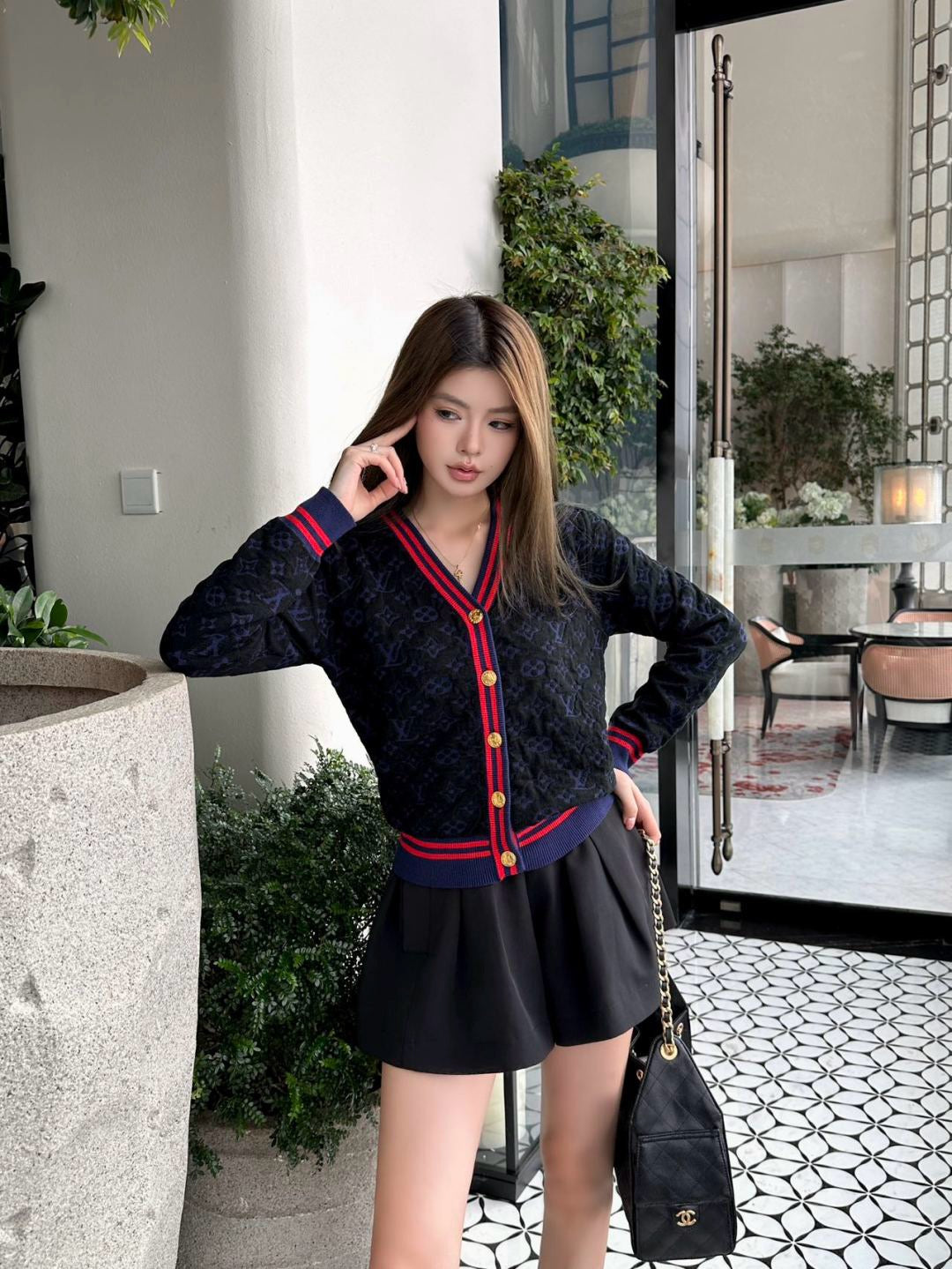 Loui 25fw v-neck cardigan