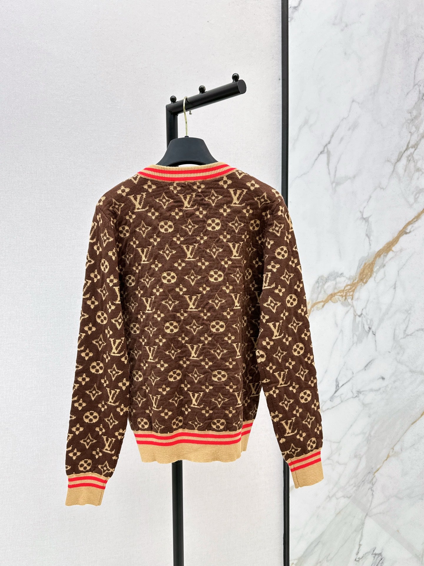 Loui 25fw v-neck cardigan