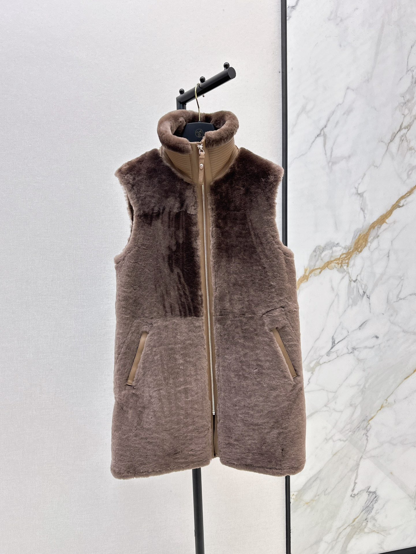 Herm 25fw fur vest