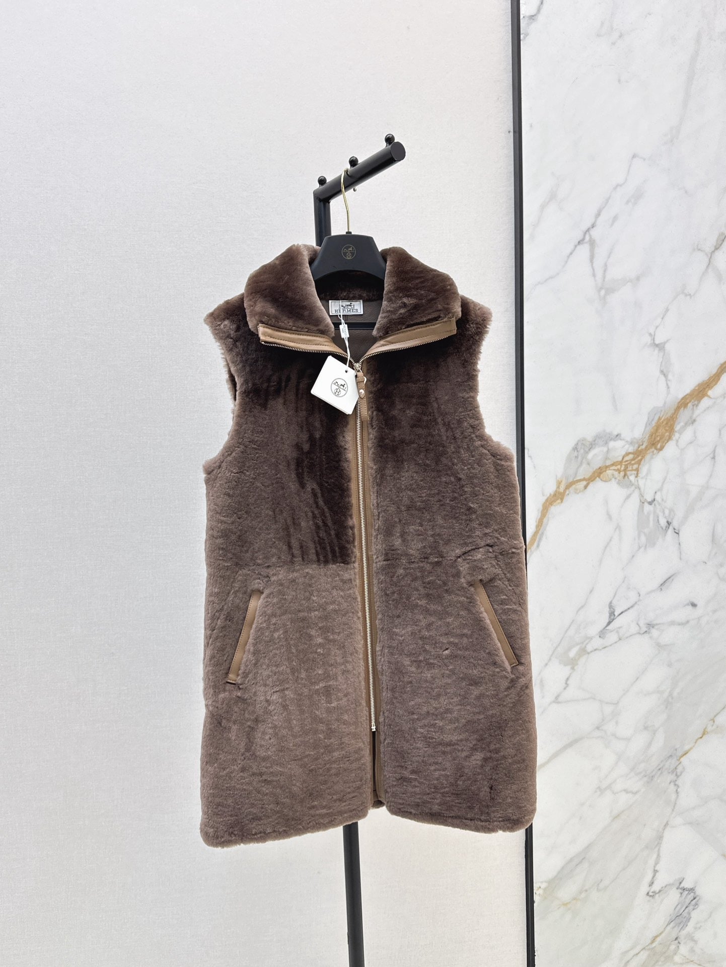 Herm 25fw fur vest