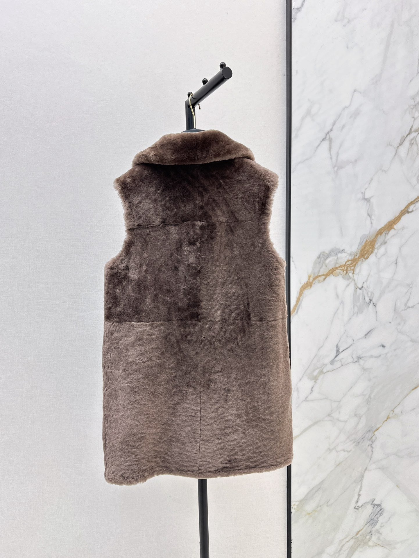 Herm 25fw fur vest